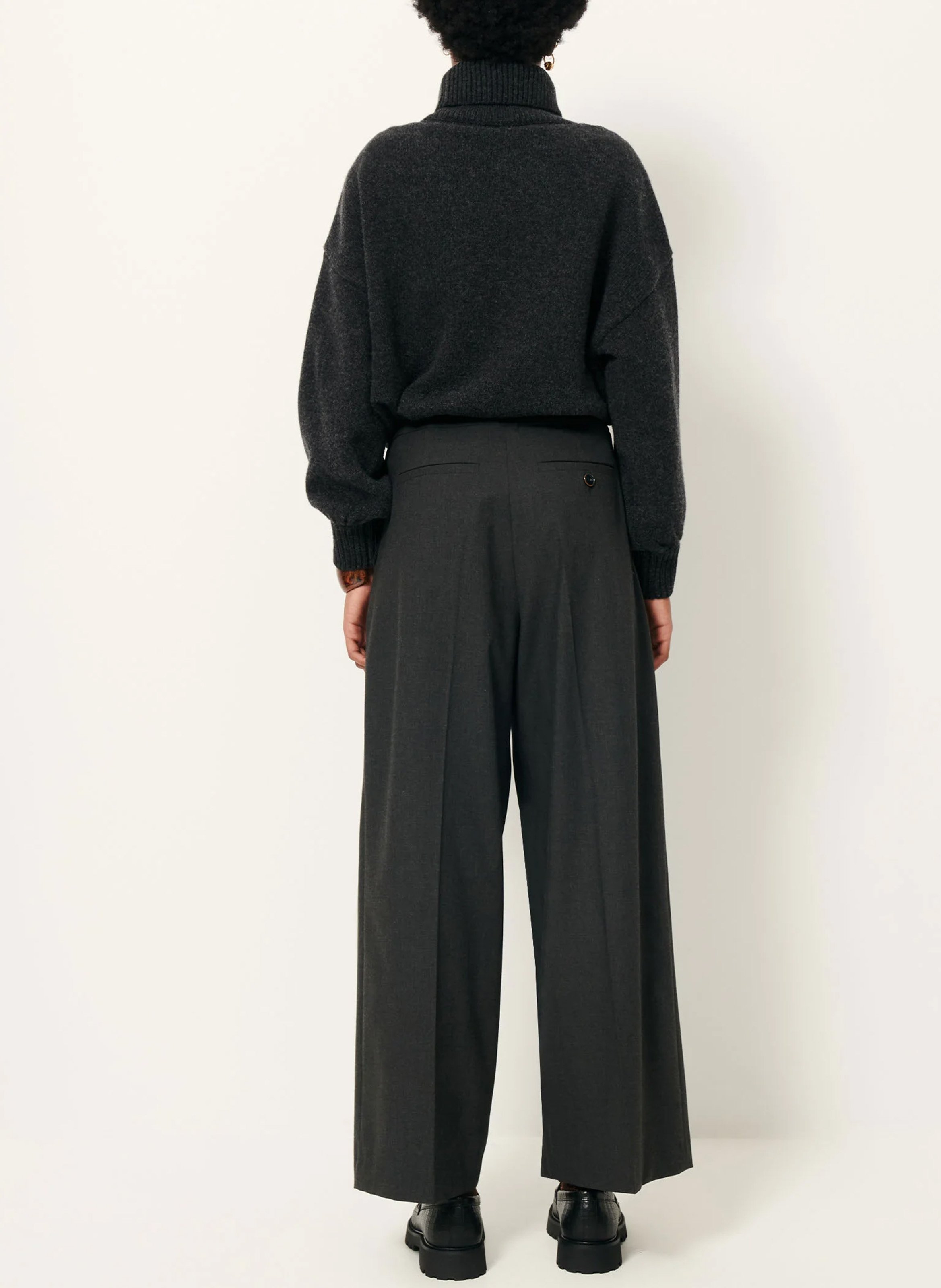 Oversized roll-neck wool and cashmere sweater | Black SESSUN Women
