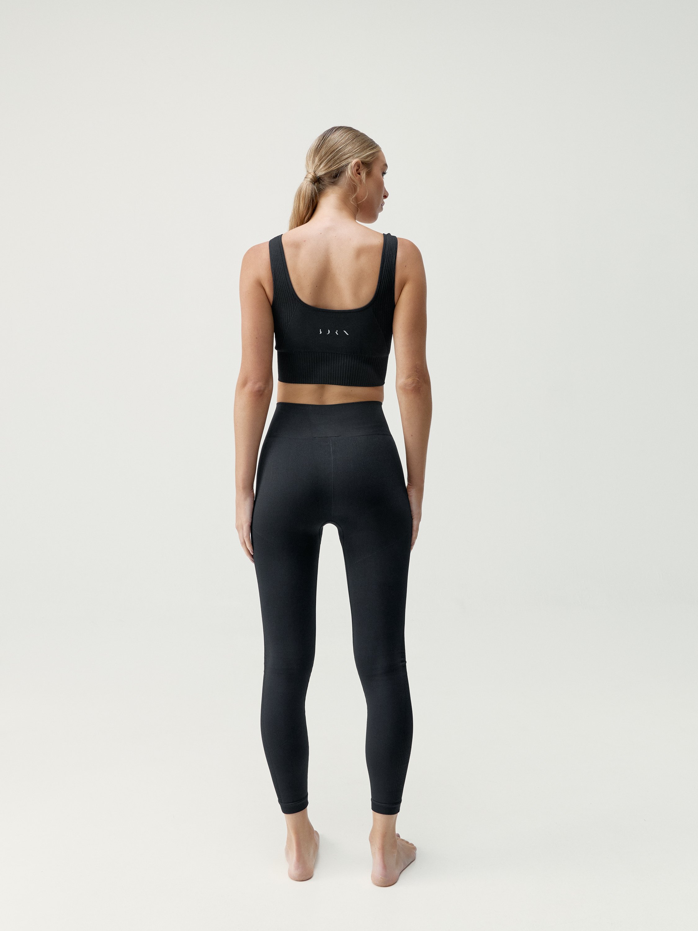 Seamless sports bra with removable padding BORN LIVING YOGA Black