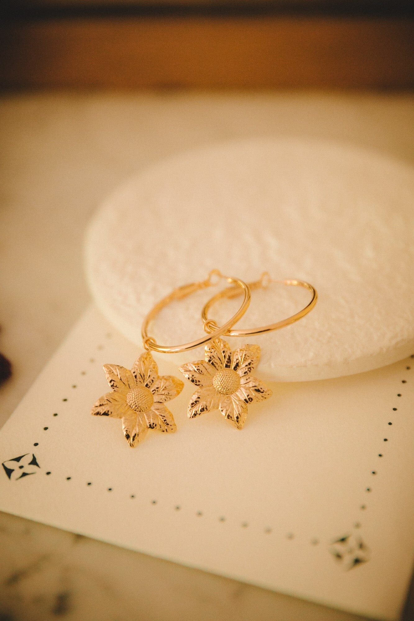 Small silver-plated flower hoop earrings MONSIEUR SIMONE Golden