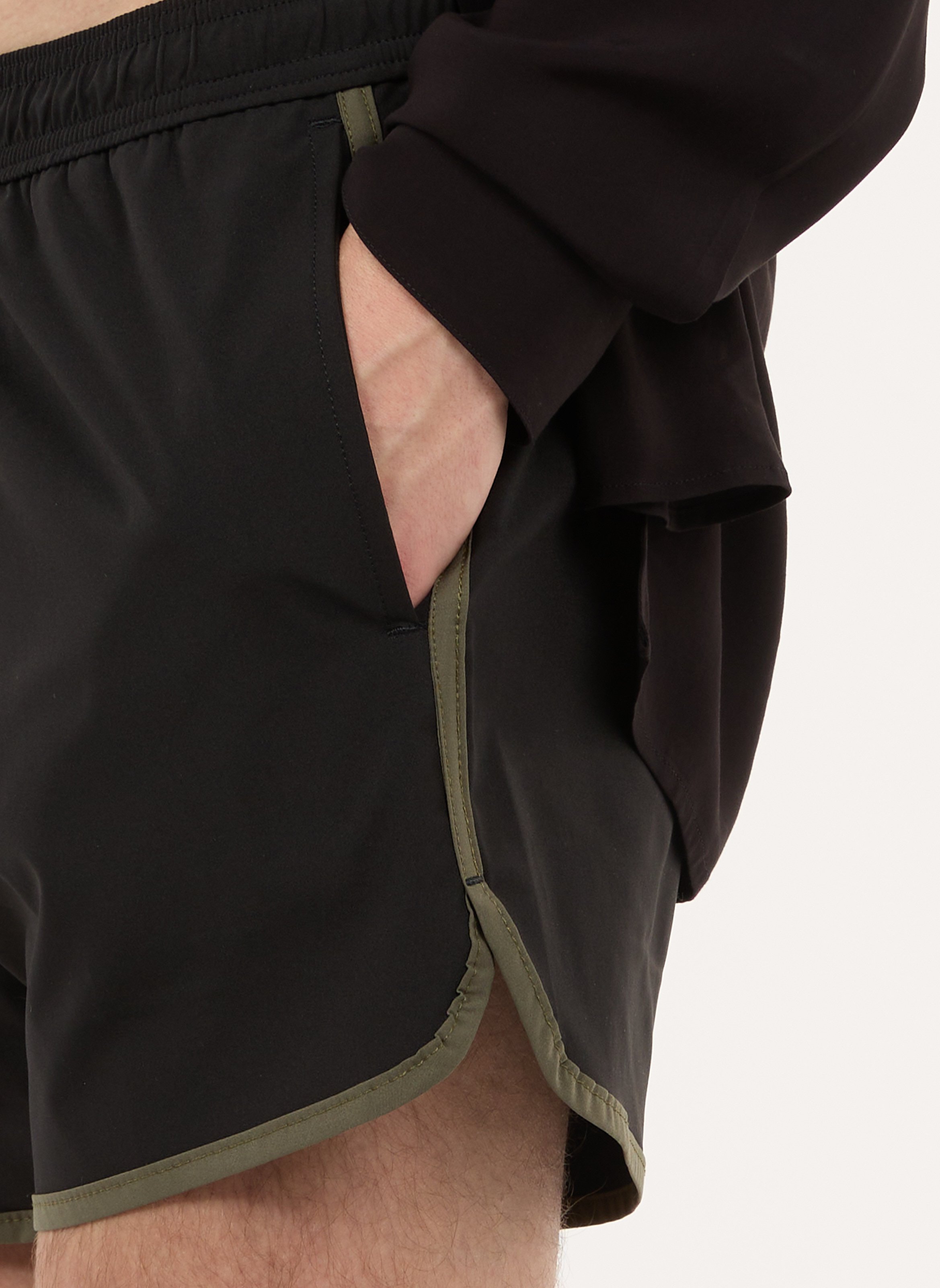 Gerad geschnittene Shorts SAISON 1865 Schwarz