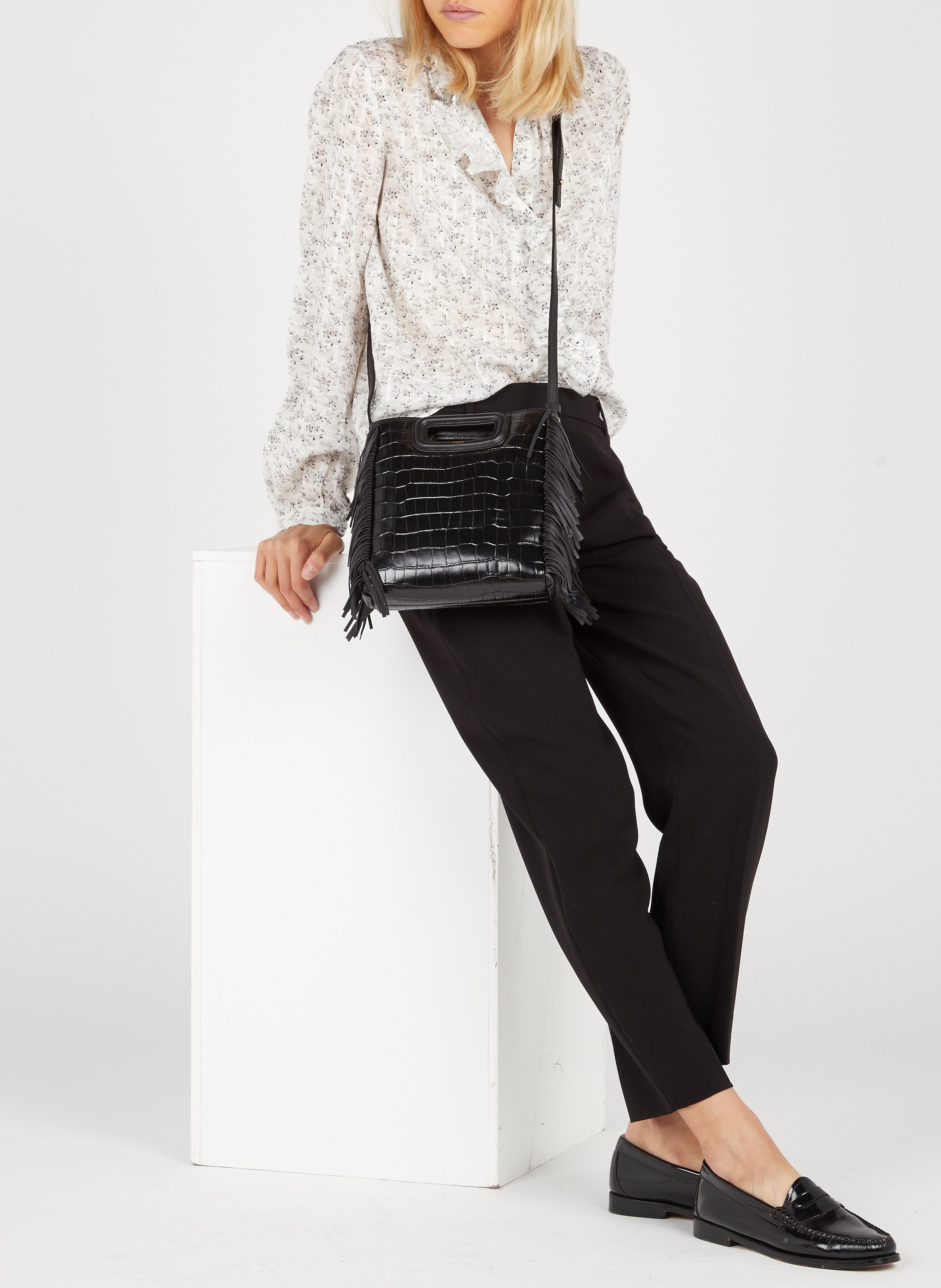 Sac bandoulière à franges en cuir aspect croco MAJE Noir