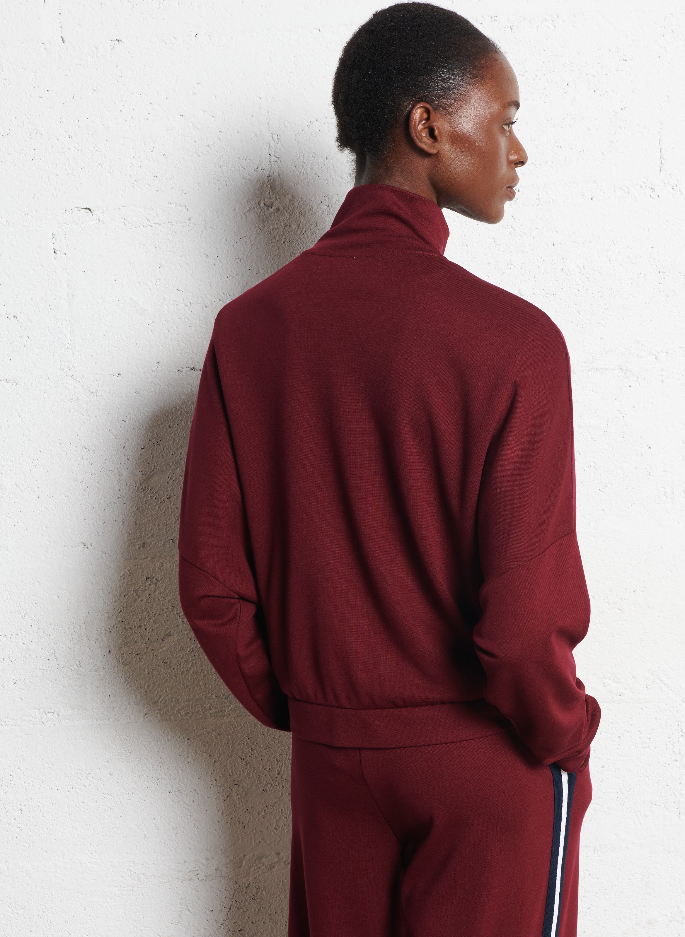 High-neck sweatshirt I CODE Red