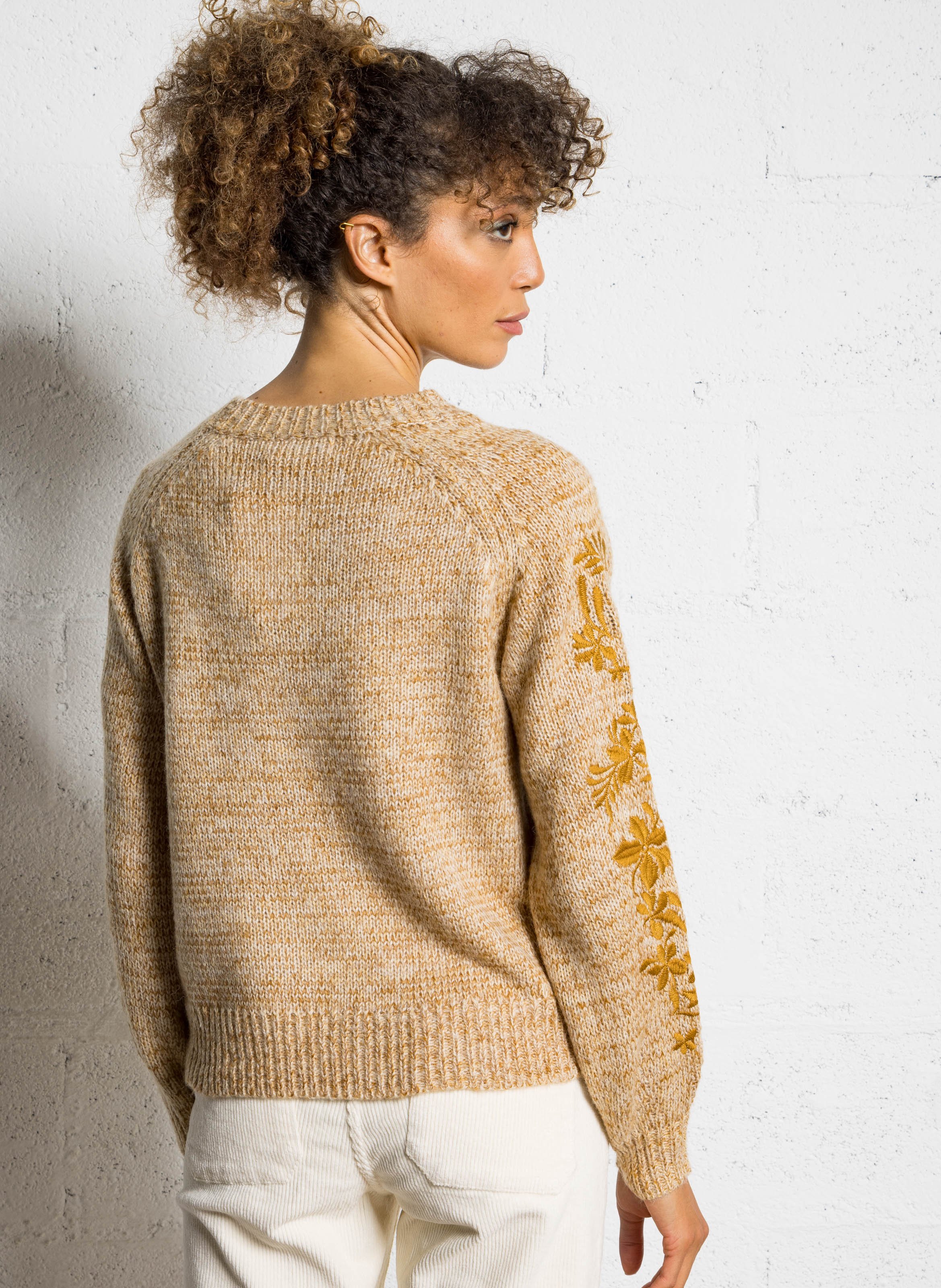 Pull ample col rond brodé en maille chinée LA PETITE ETOILE Beige