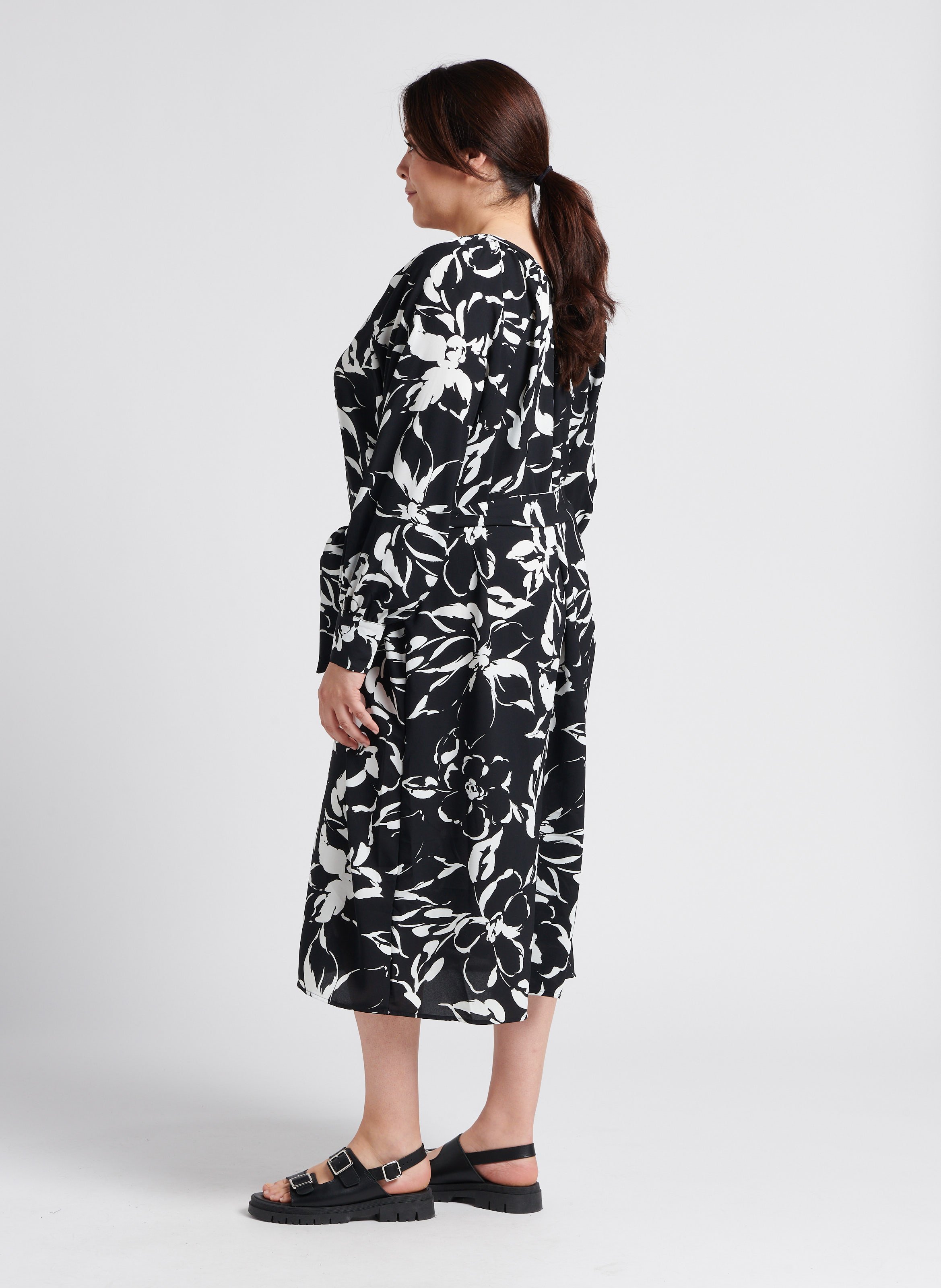 Lange overslagjurk met print VERO MODA CURVE Zwart