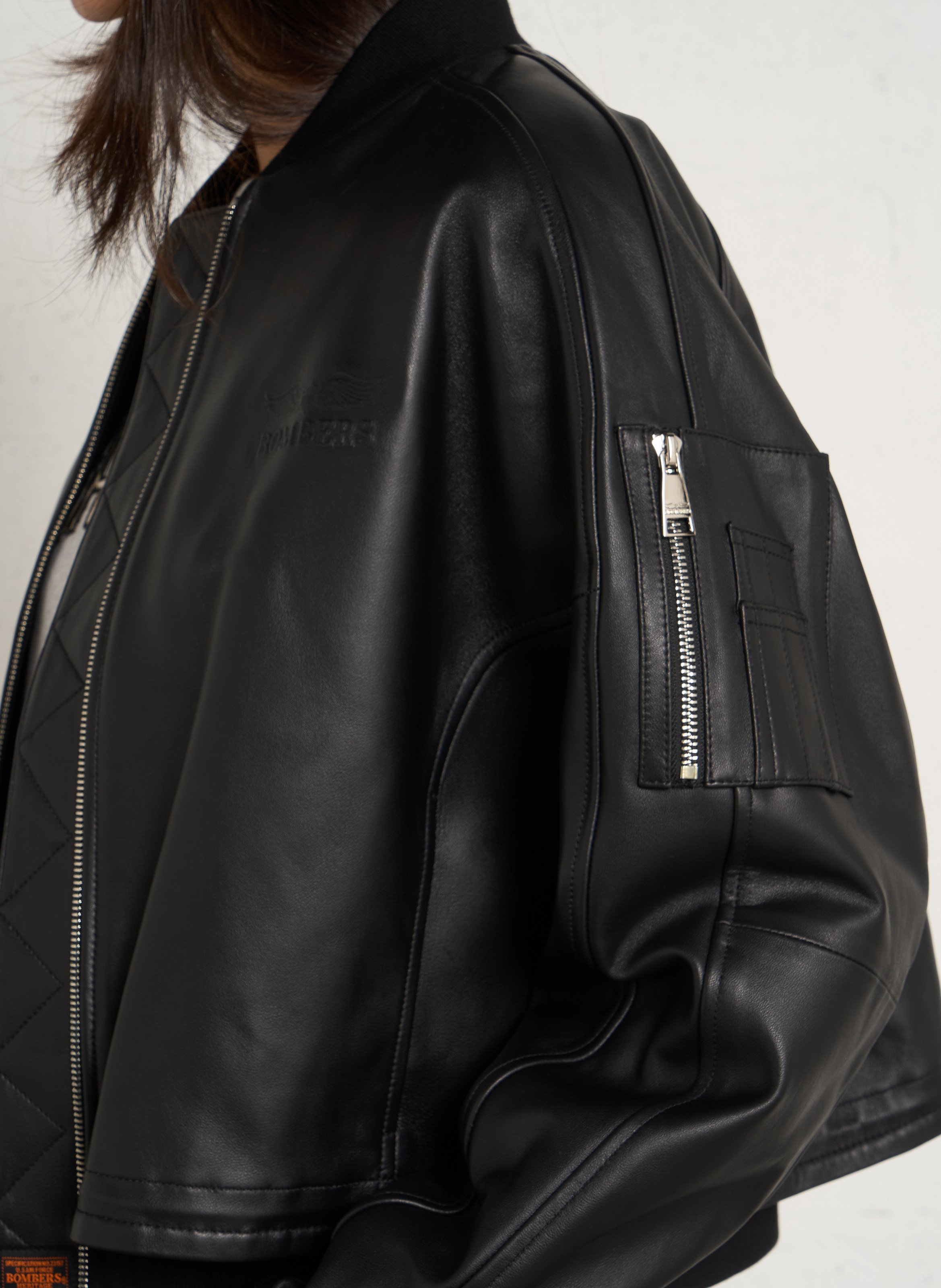 Rechte leren jas met oversized mouwen BOMBERS ORIGINAL Zwart