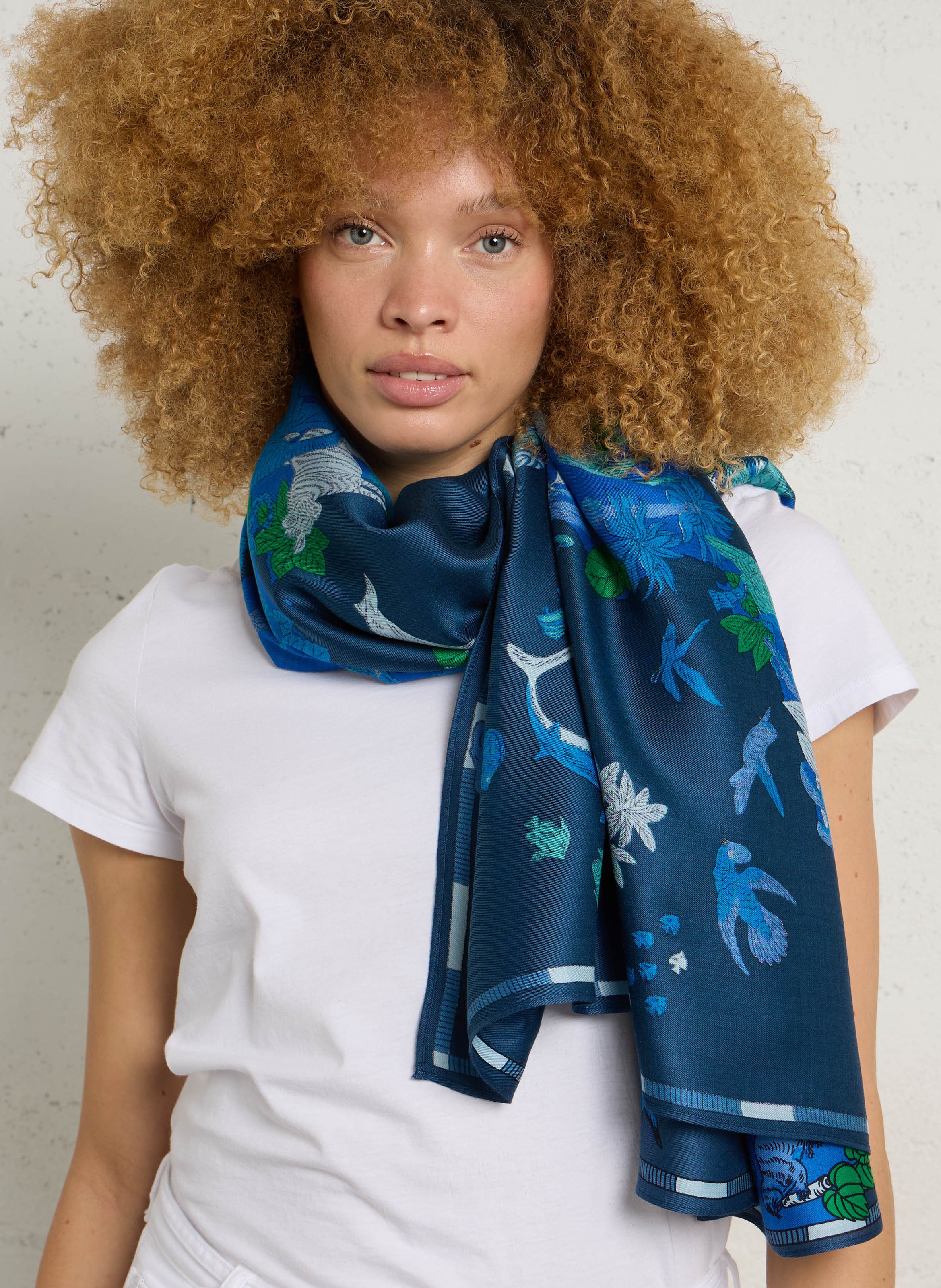 Carré imprimé animalier en soie mélangée INOUI EDITIONS Bleu