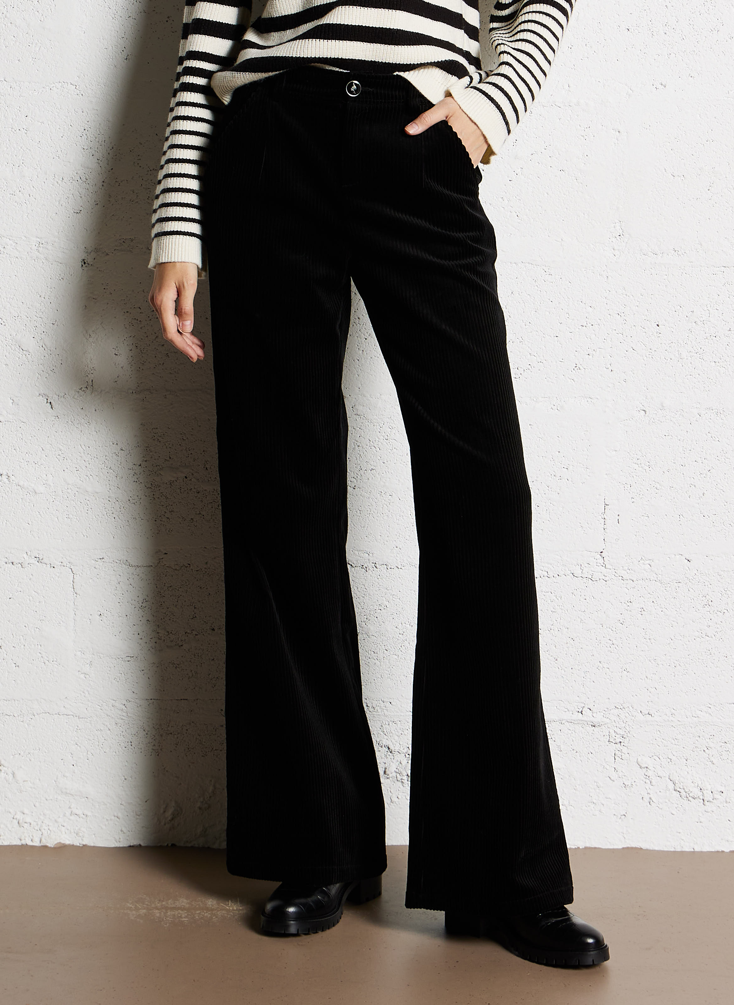 Pantalon velours cotelé noir femme sale