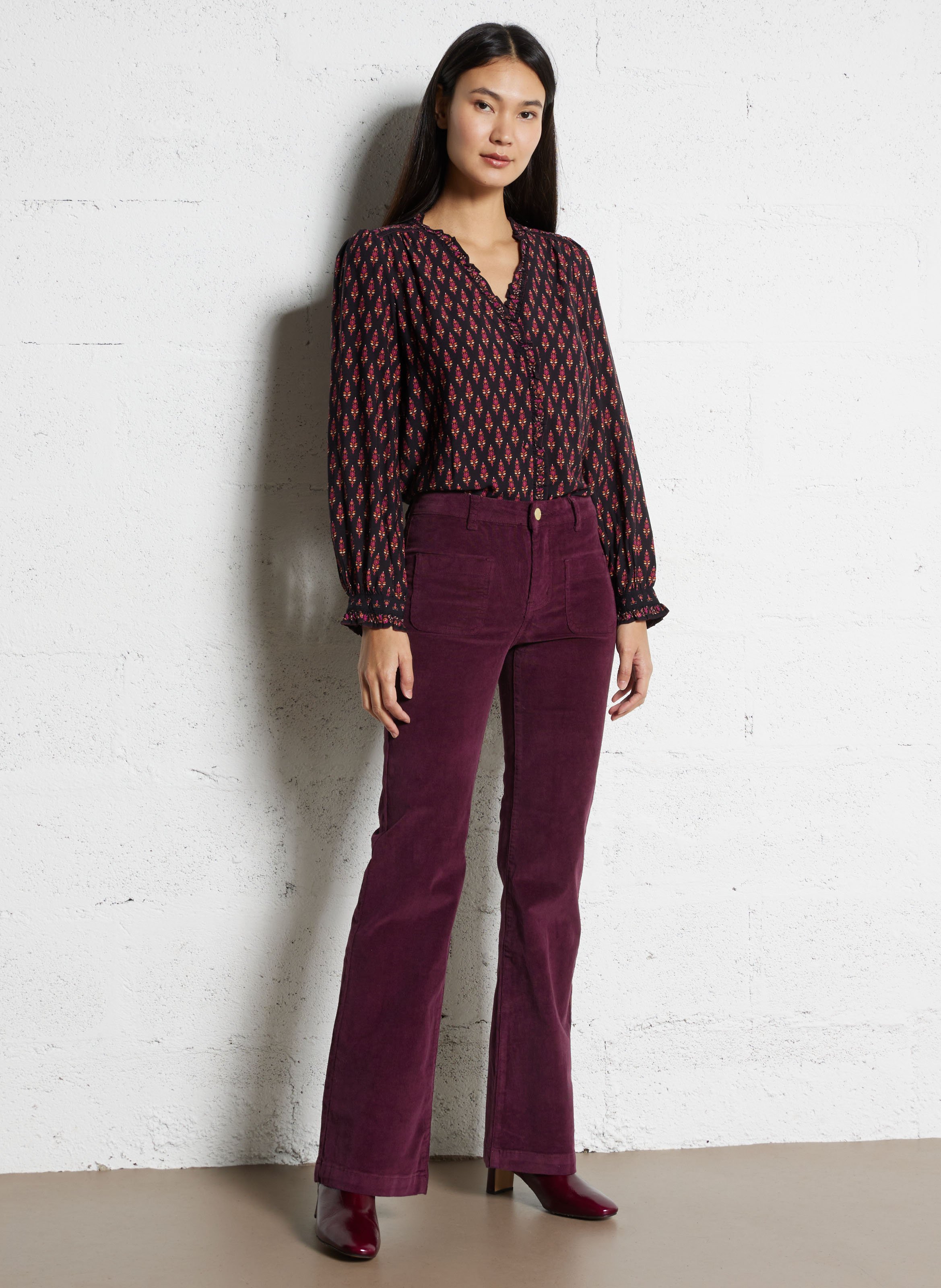 Fließende gerade Bluse mit Blumen LA PETITE ETOILE Mehrfarbig