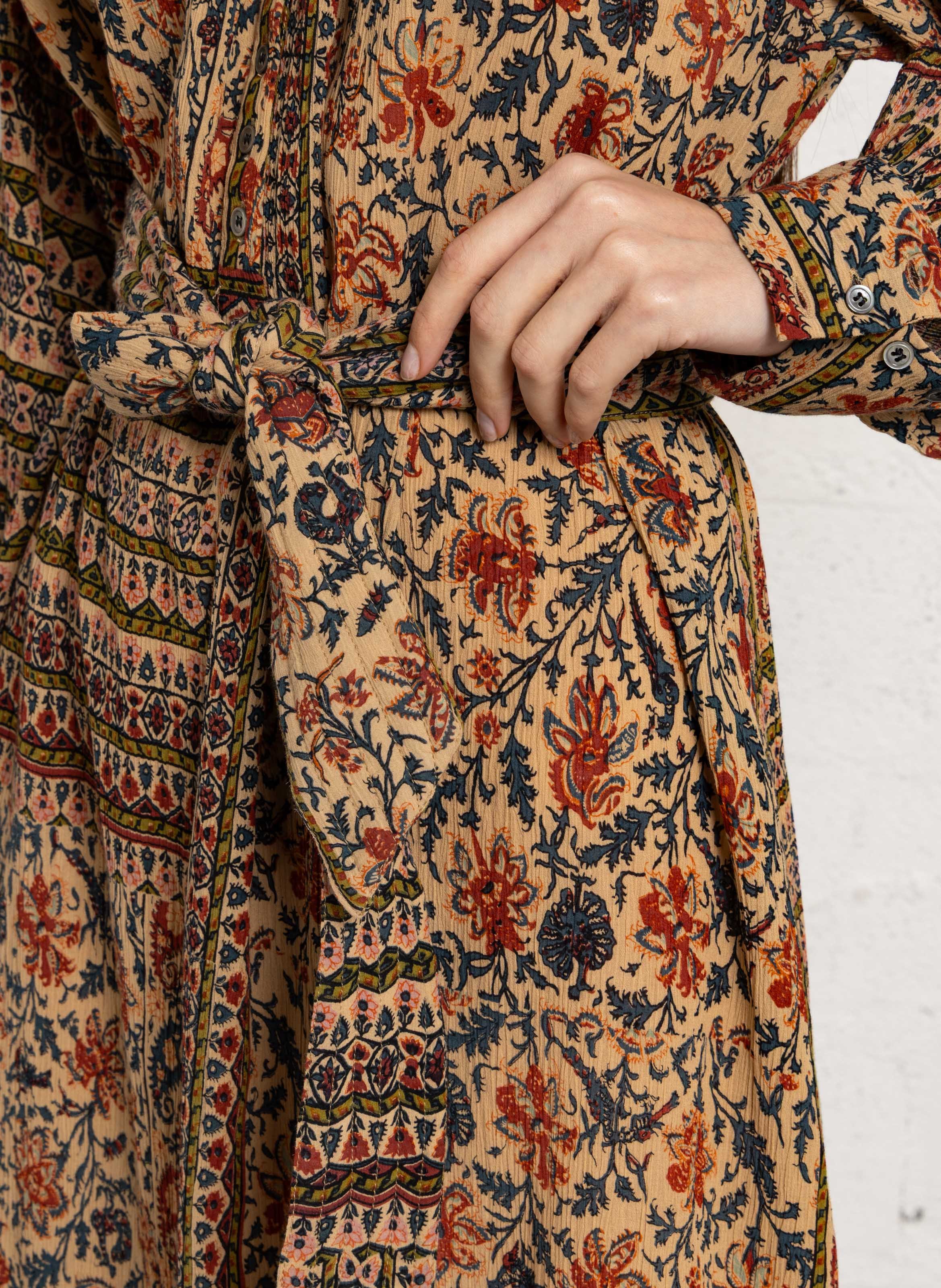 Langes, weit geschnittenes Baumwollkleid ANTIK BATIK Braun