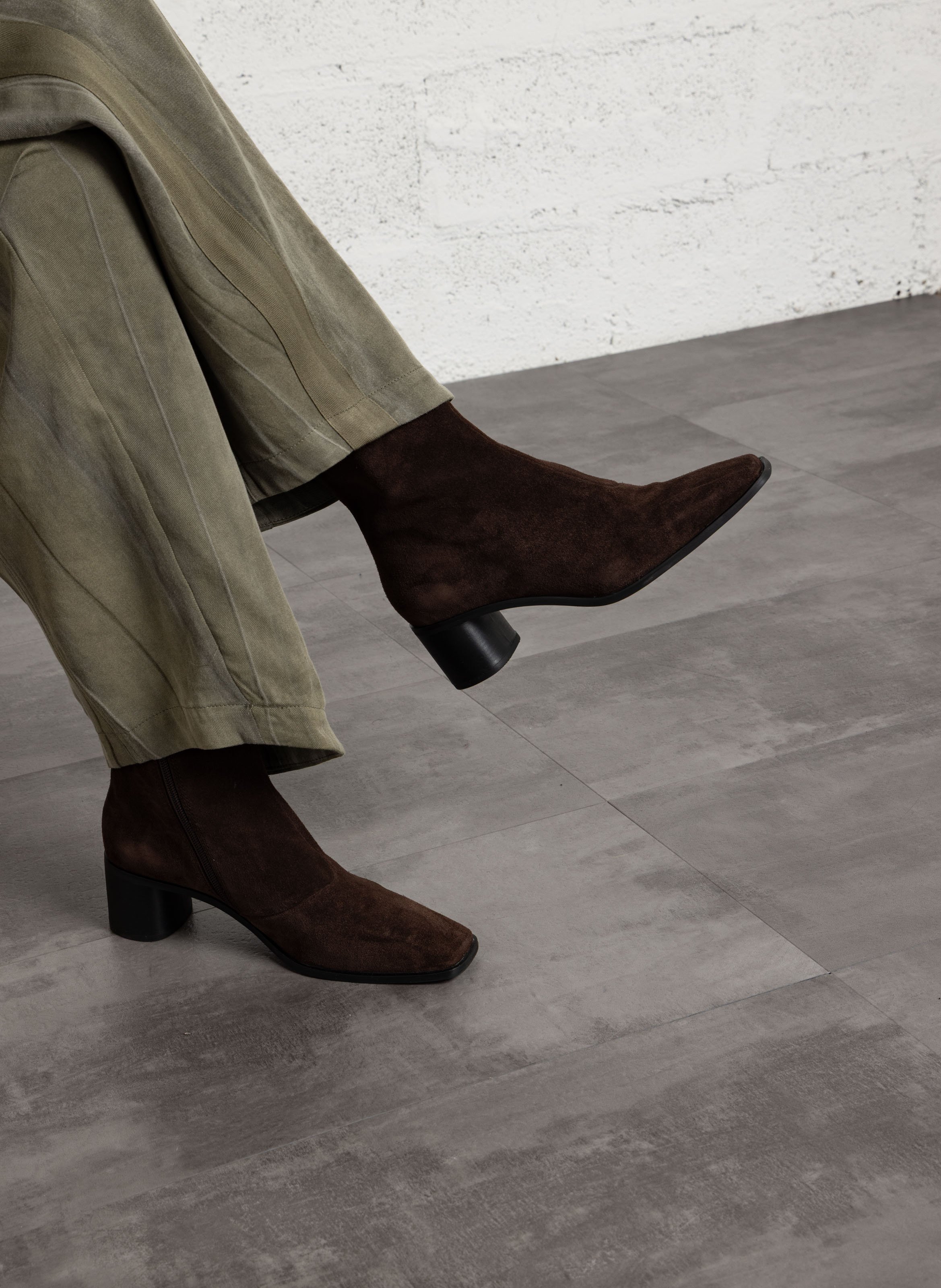 Wildlederstiefeletten mit Absatz VAGABOND Braun