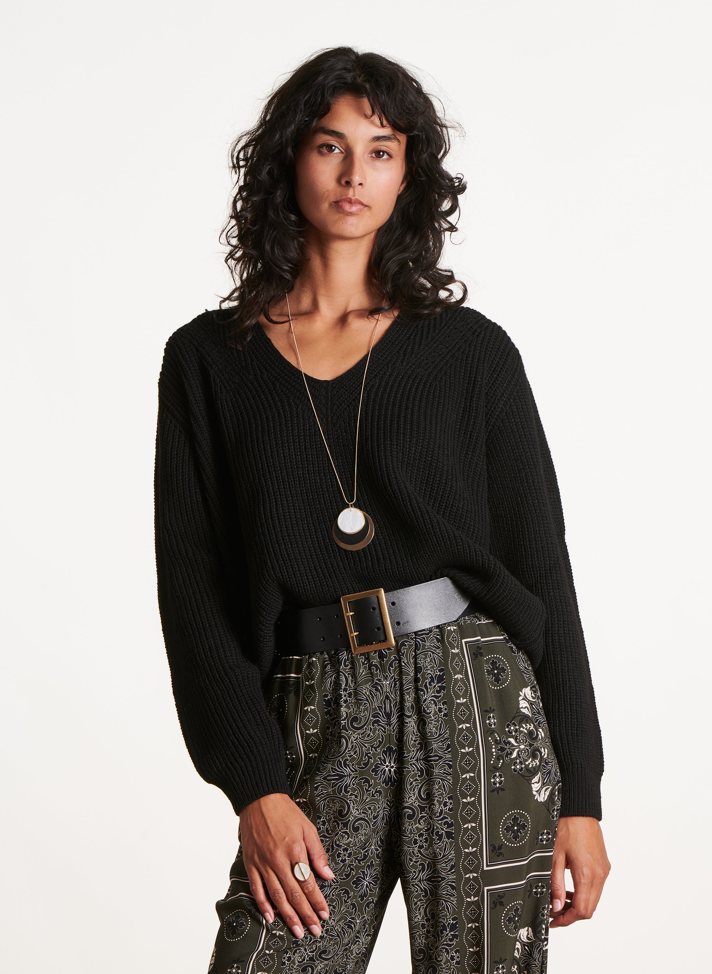 Oversized V-neck ribbed knit sweater LA FEE MARABOUTEE