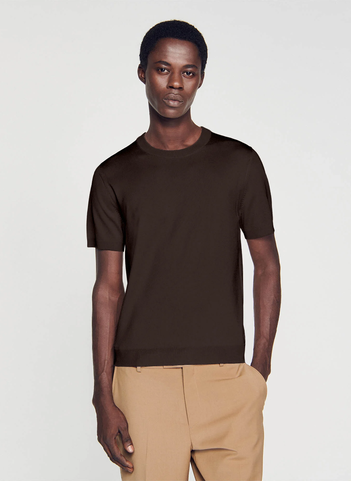 Rundhalsausschnitt, Regular-Fit SANDRO Braun