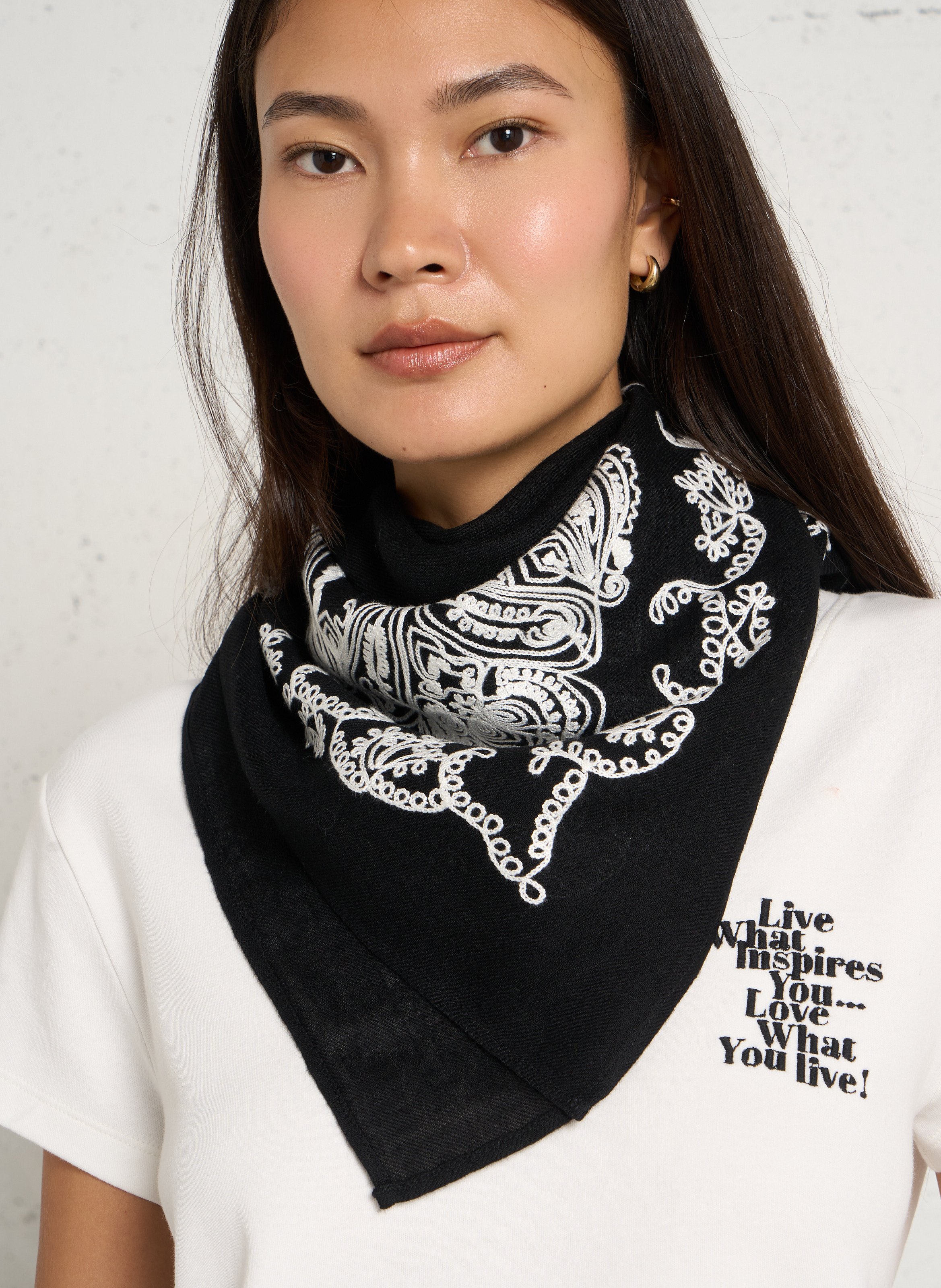 Embroidered wool scarf BERENICE Black