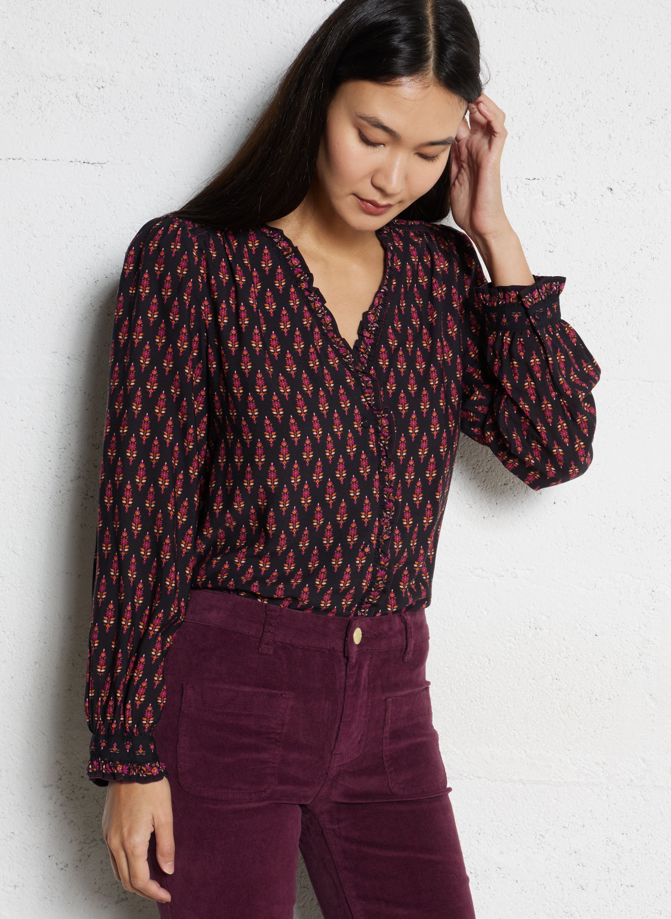 Fließende gerade Bluse mit Blumen LA PETITE ETOILE Mehrfarbig