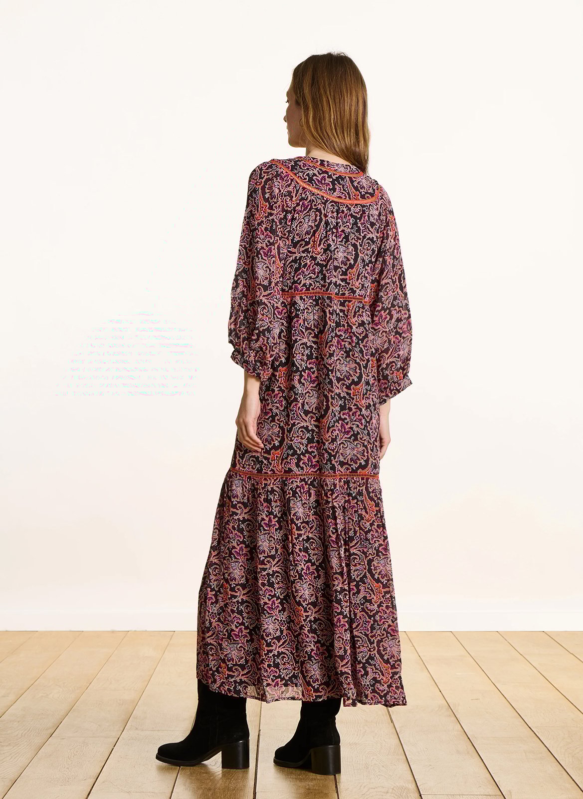 Bedrucktes langes Kleid mit Tunika-Kragen LA FEE MARABOUTEE Mehrfarbig