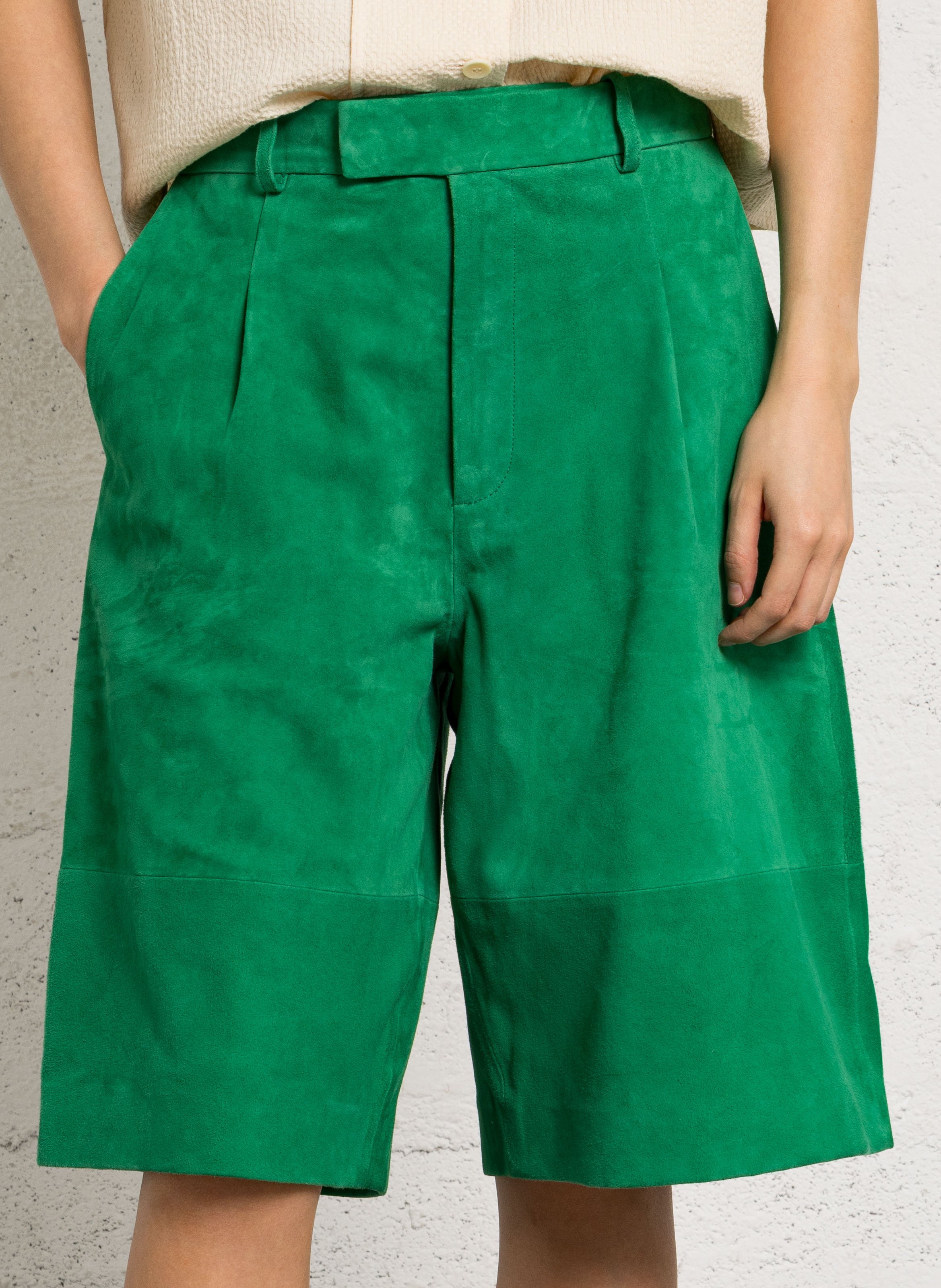Leather Bermudas BELLEPIECE Green