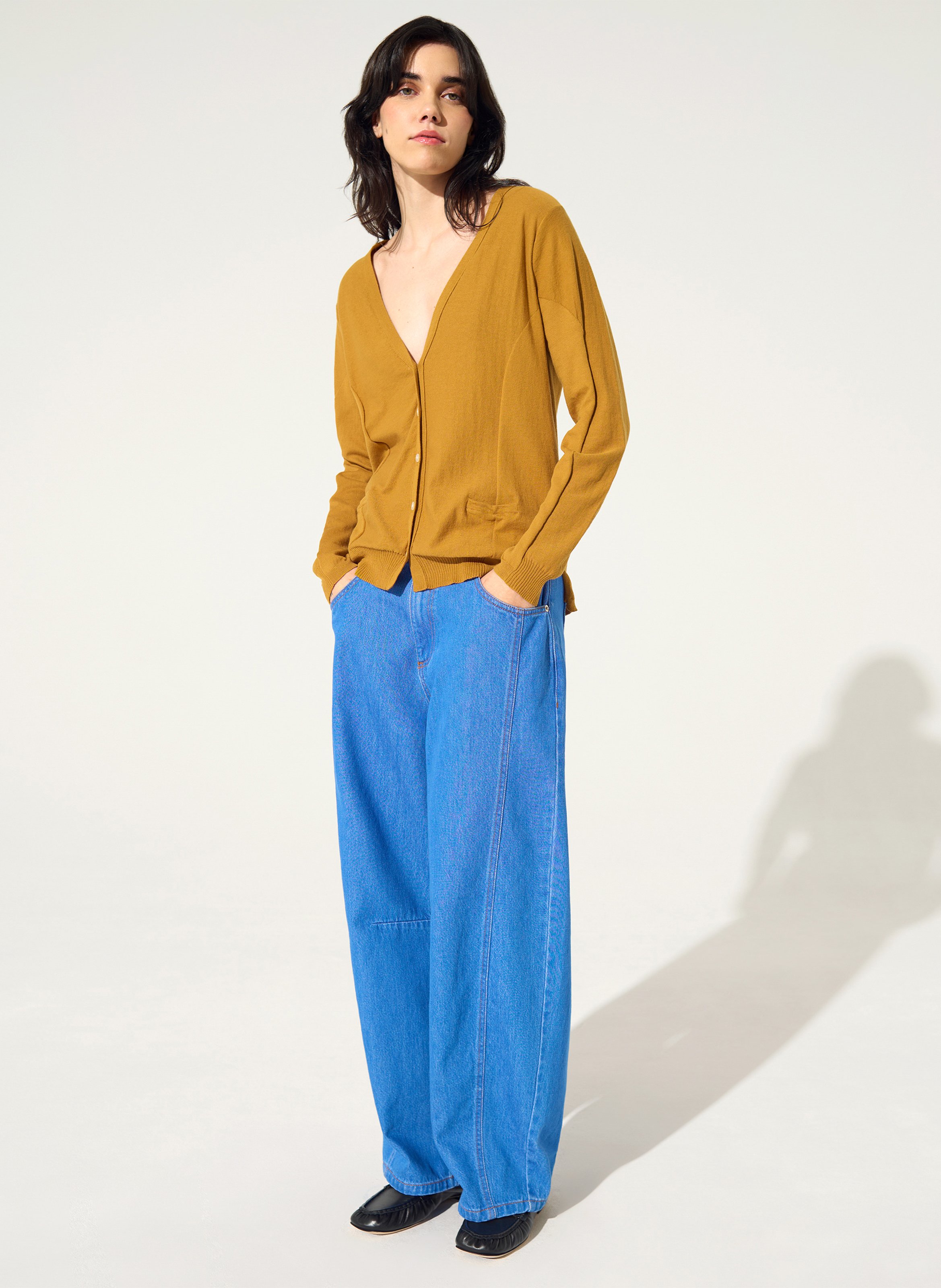 Gilet droit col V en coton bio COTELAC ACOTE Marron