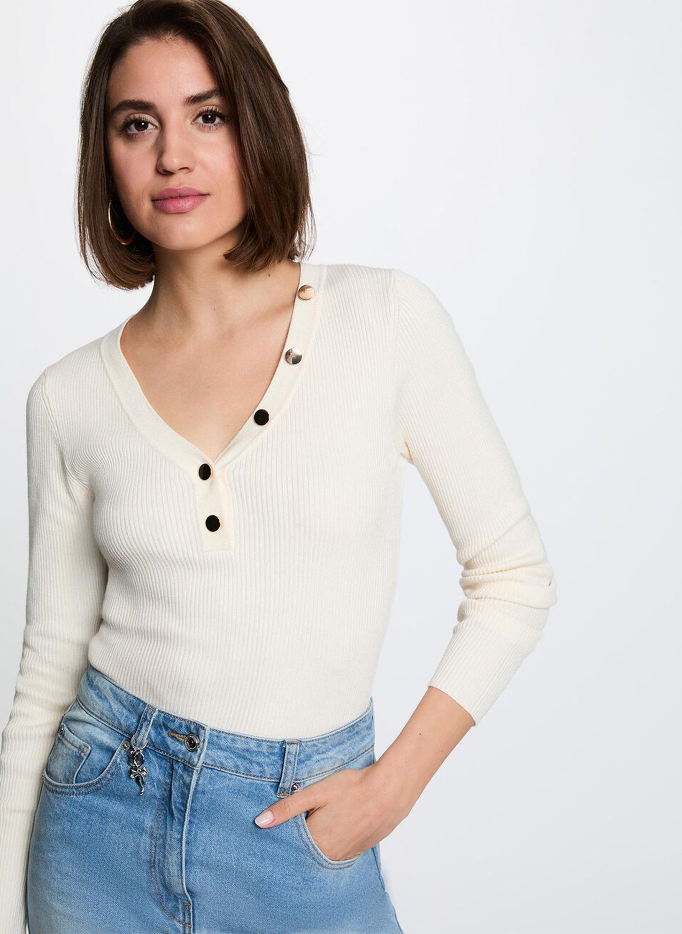Pull ajusté col V à détails boutons MORGAN