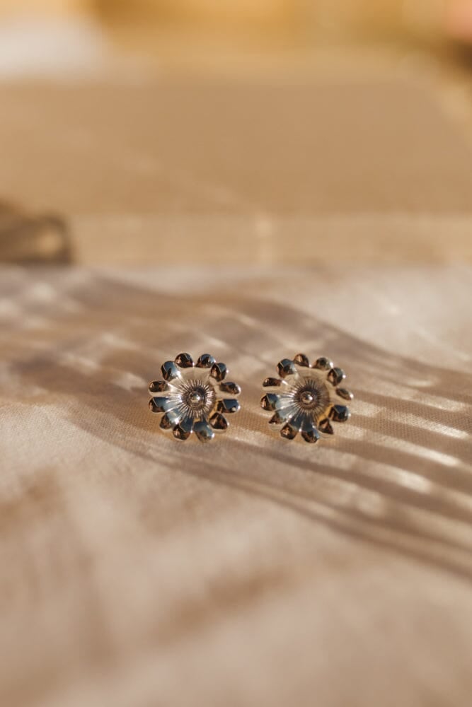 AGLAÉ - Silver-plated flower maxi stud earrings MONSIEUR SIMONE Silver