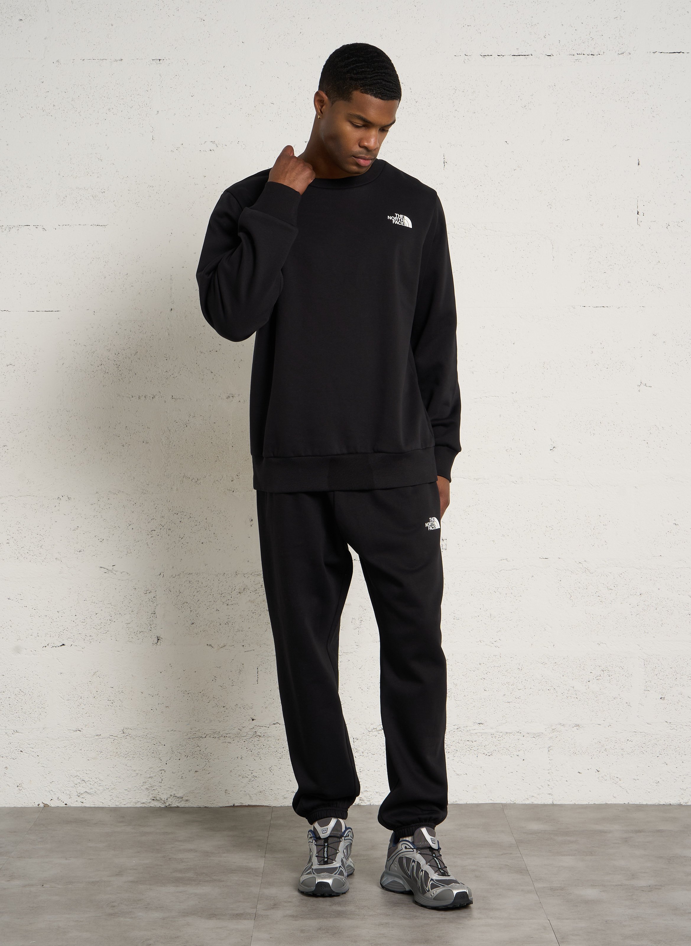 Solid color tapered joggers THE NORTH FACE Black