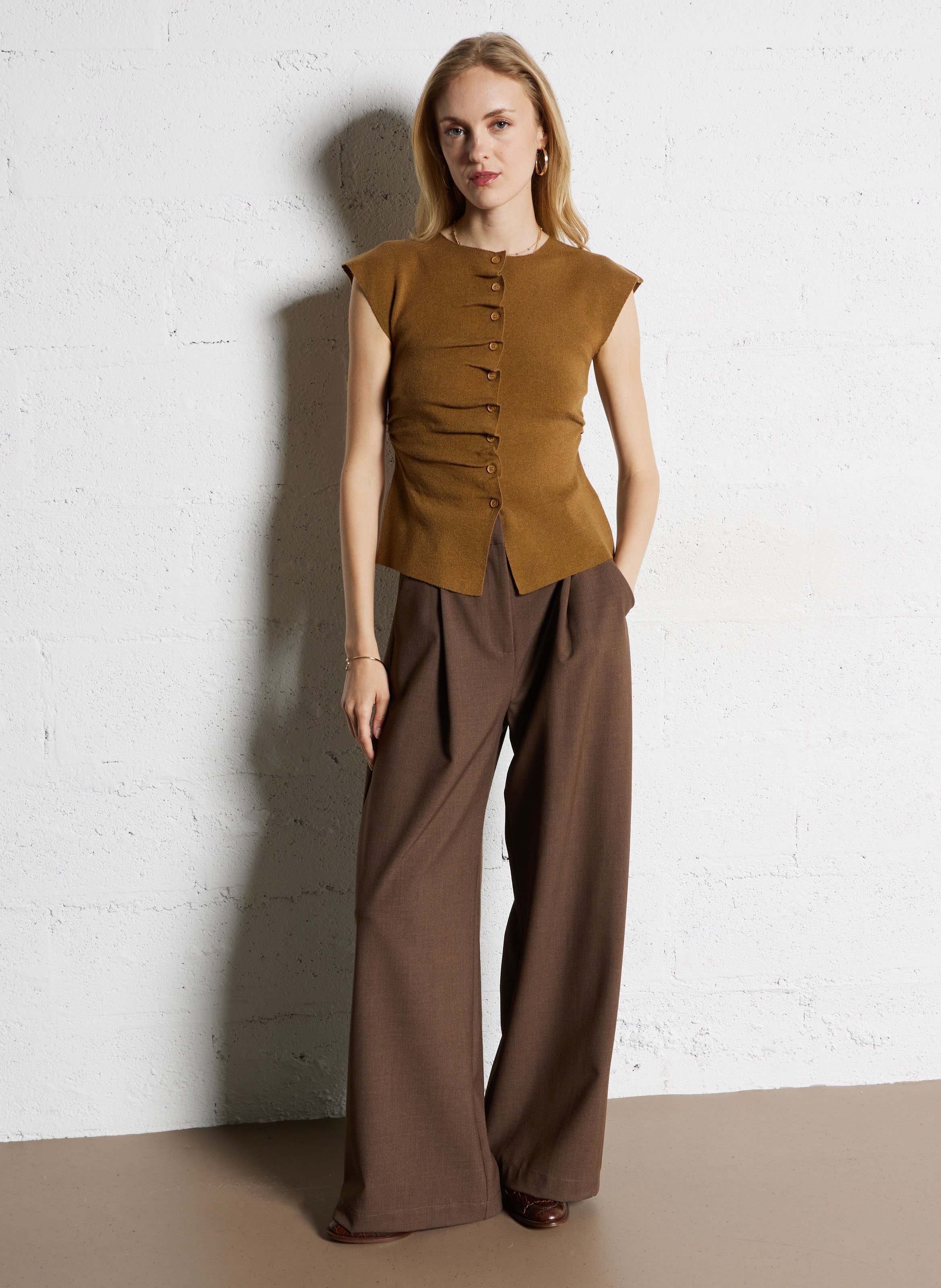 CLUBHAUS Tailored Trousers Shadow M 新品 High-Waisted tailored trousers Taupe Suncoo - Women
