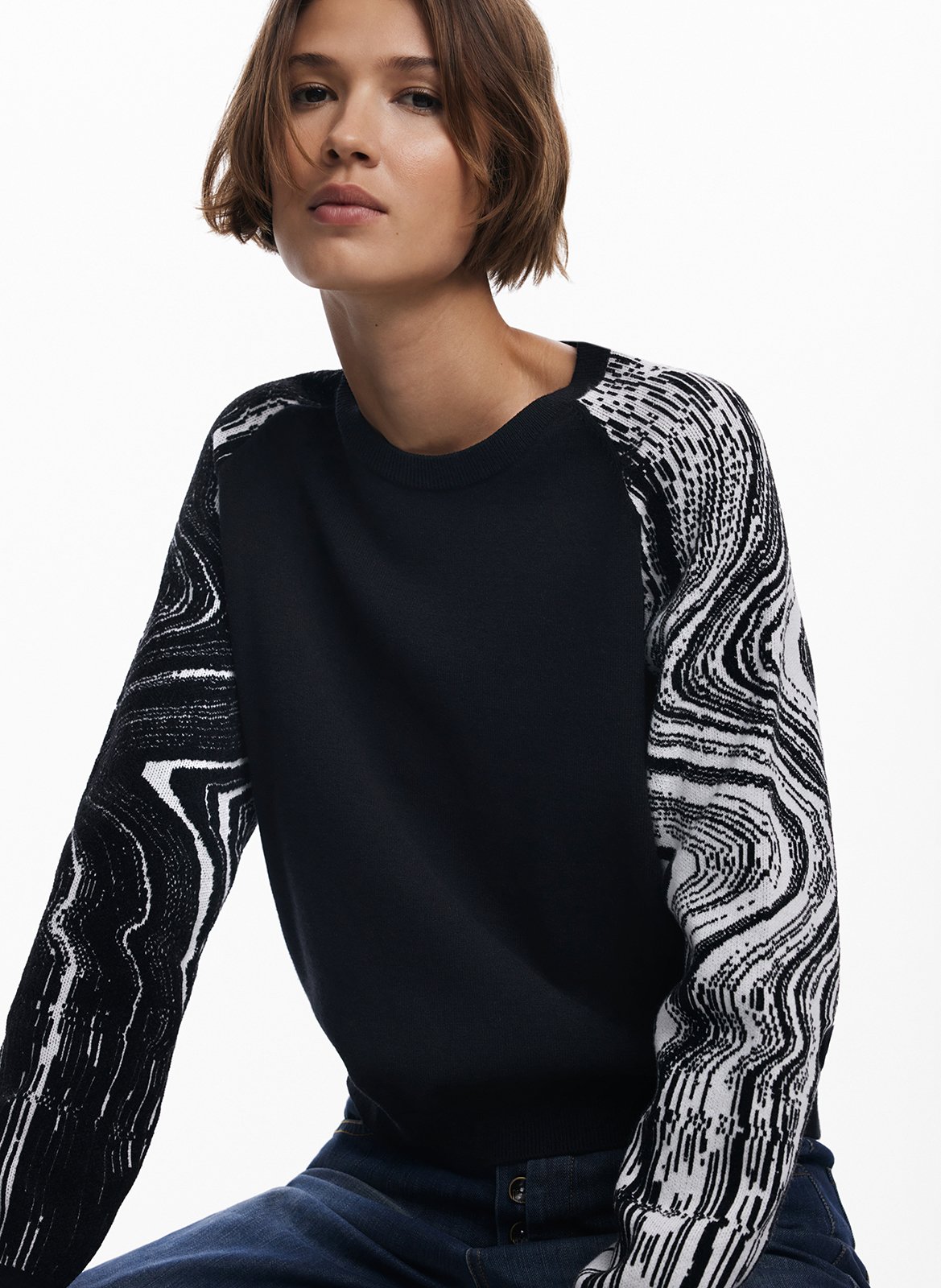 Straight sweater with printed sleeves DESIGUAL Black