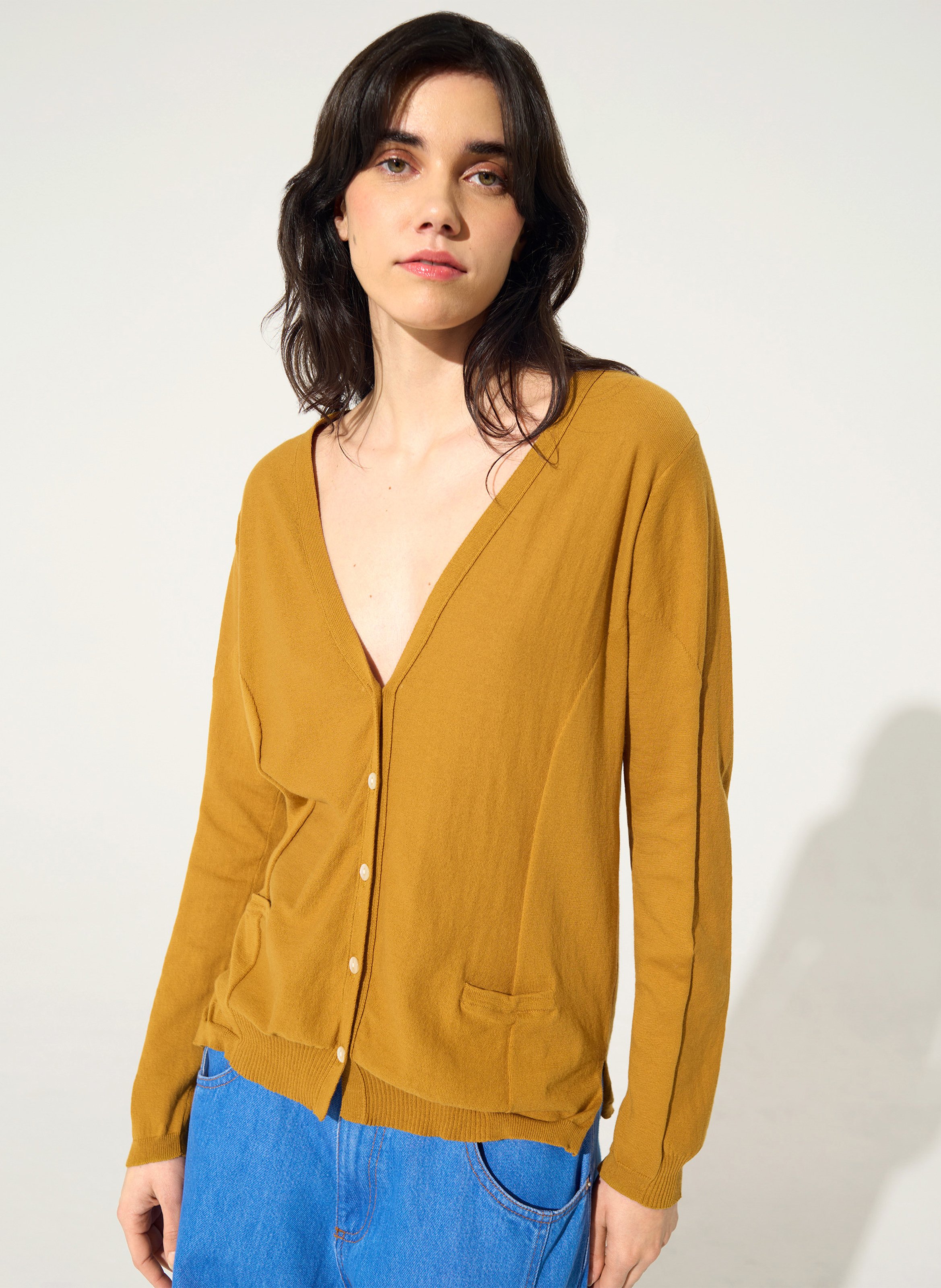 Gilet droit col V en coton bio COTELAC ACOTE Marron