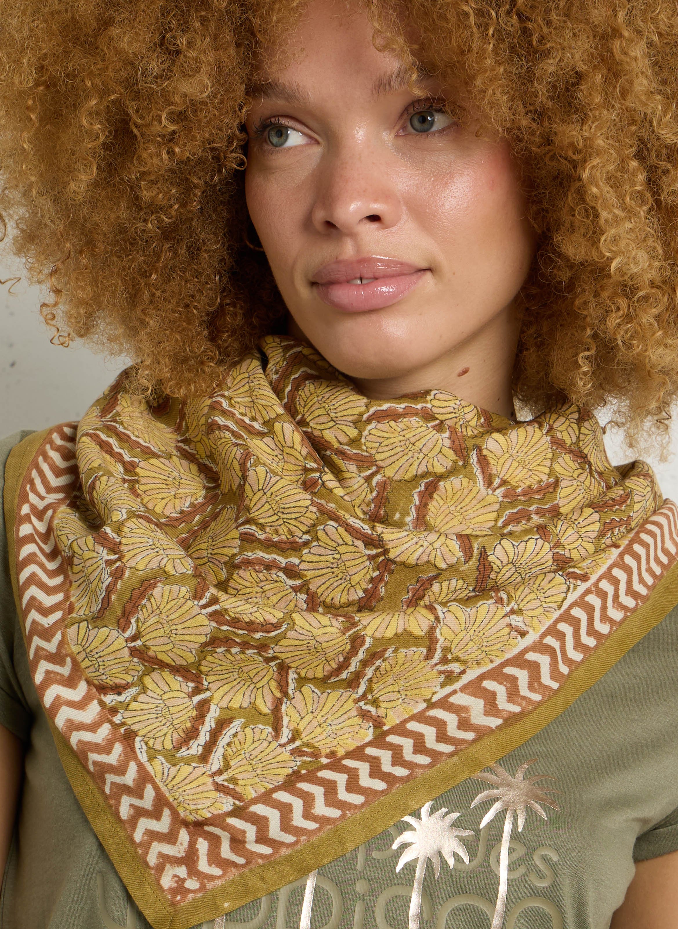 Baumwolltuch mit Print APACHES COLLECTIONS Grun