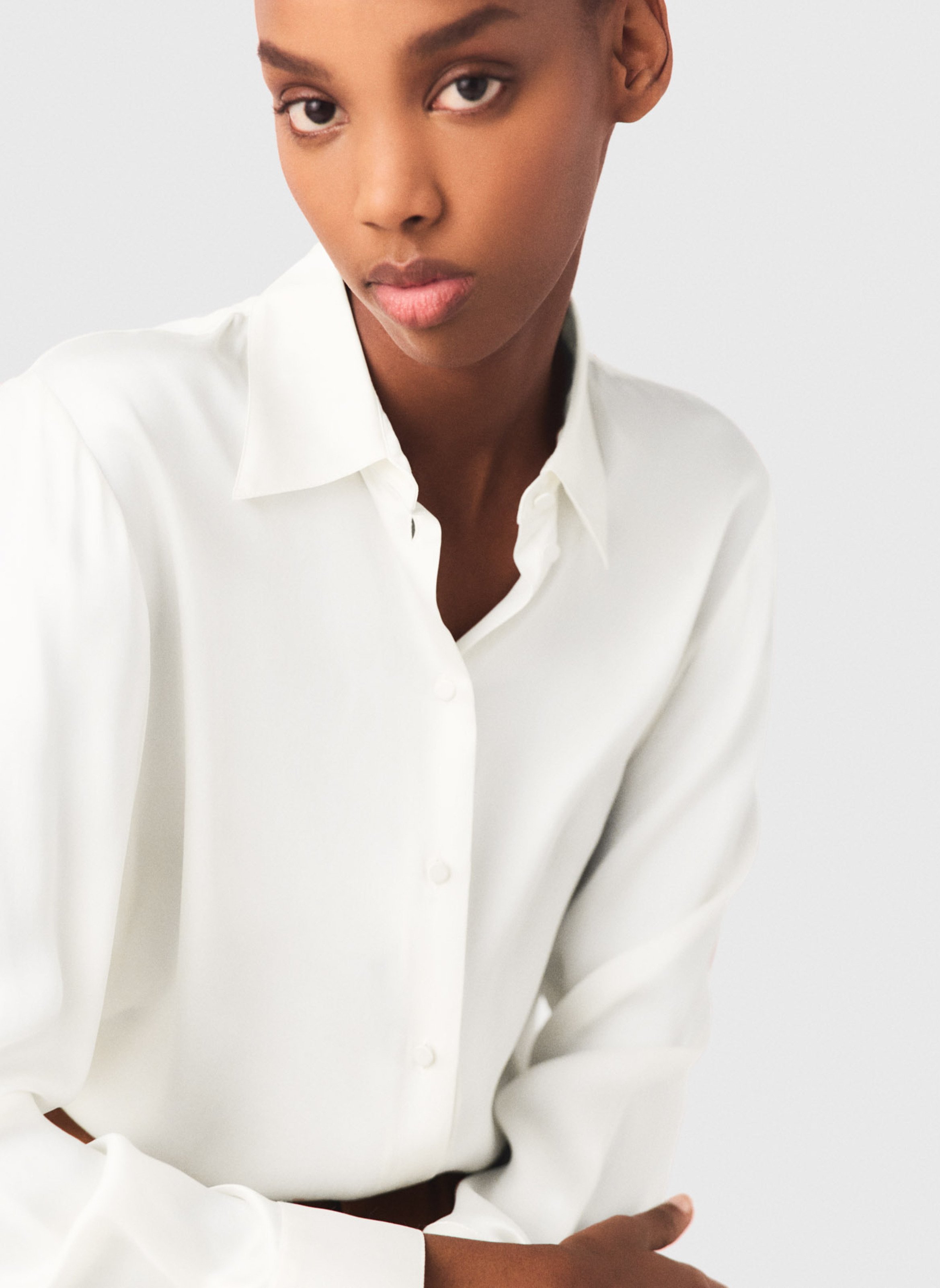Chemise col classique en soie MAJE Blanc