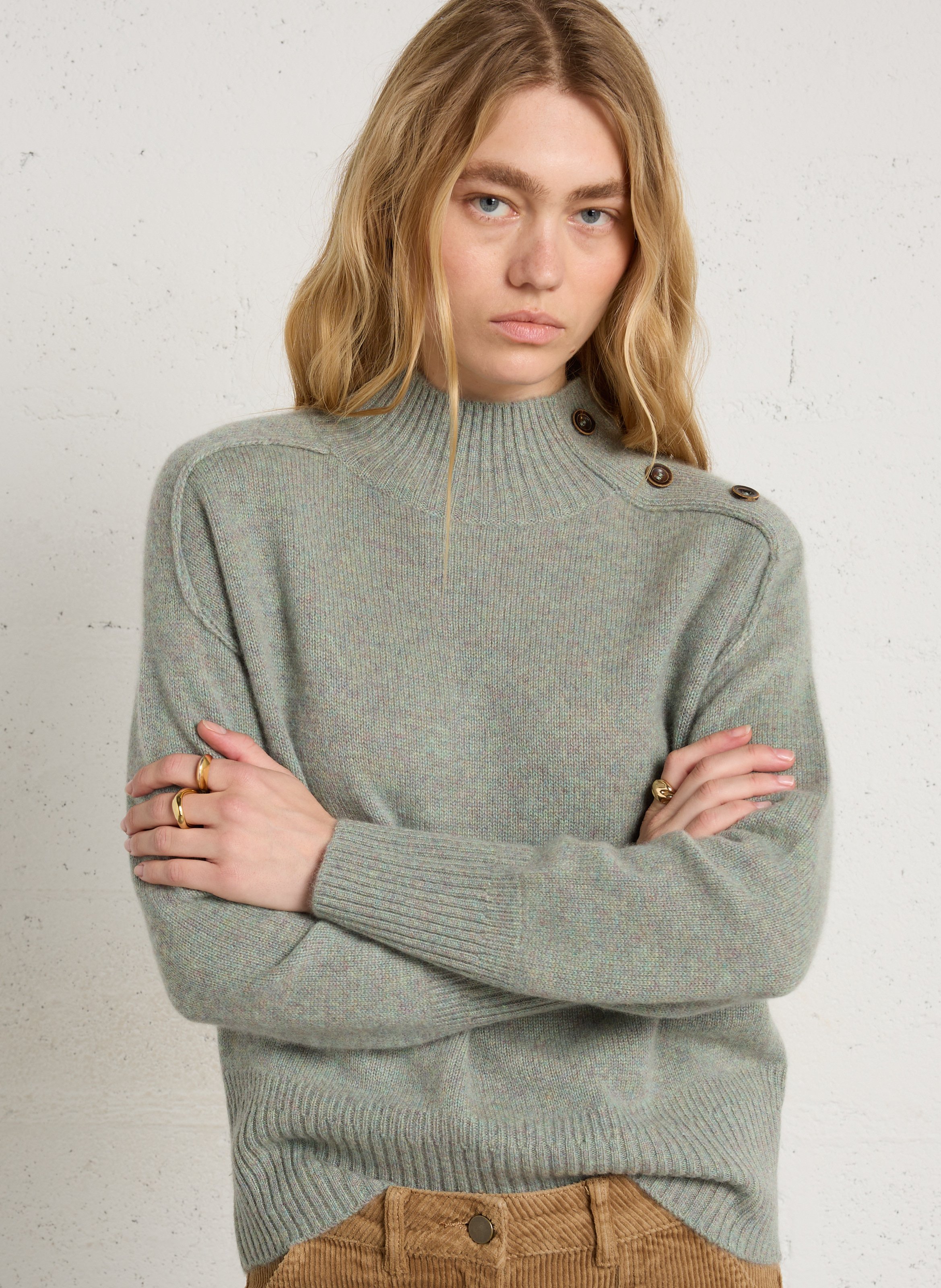 Gerade geschnittener Kaschmirpullover mit Stehkragen MAISON 123 Grun