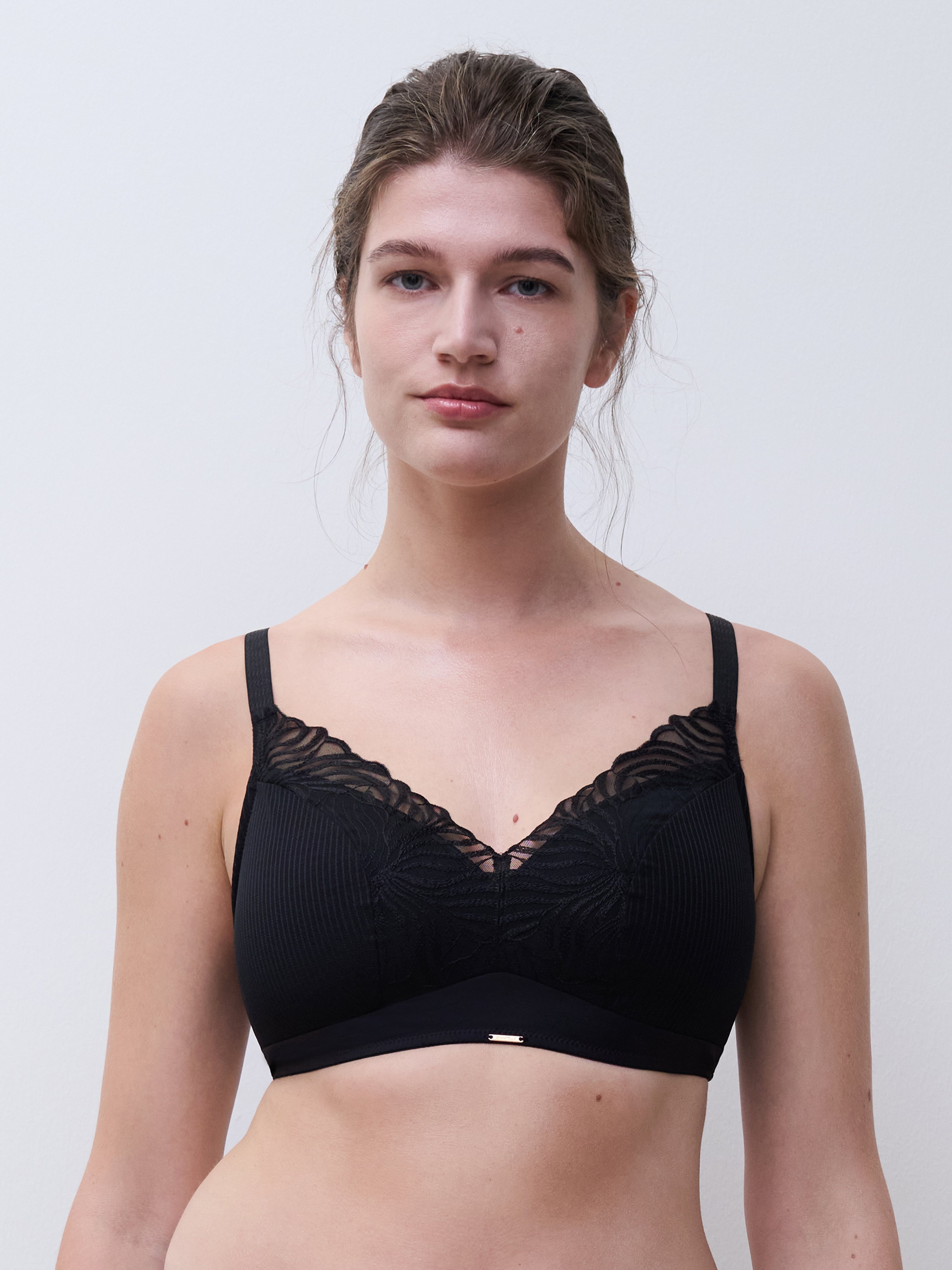 Non-wired padded bra with embroidery support CHANTELLE Black