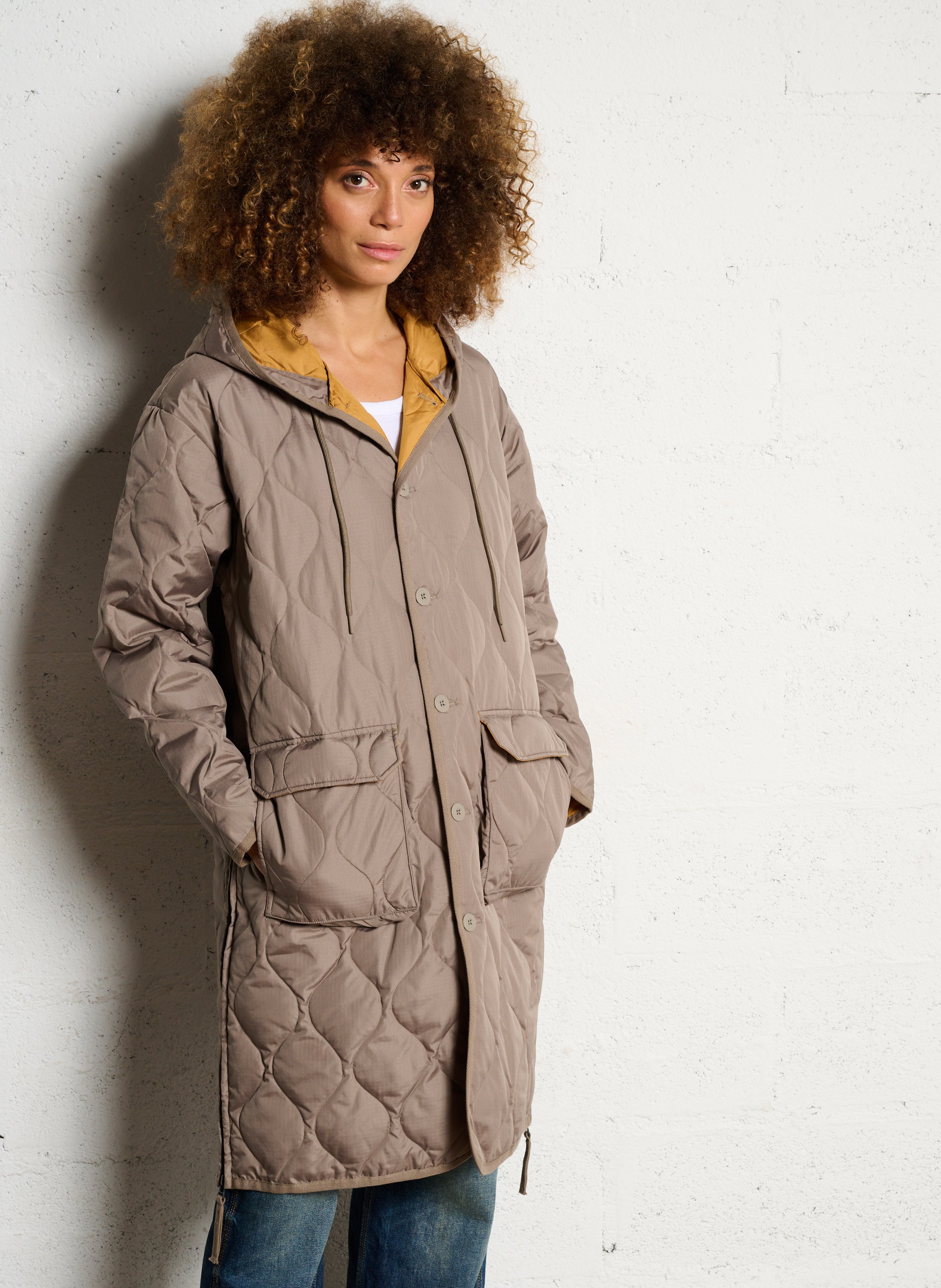 Veste mi-longue matelassée à capuche TAION Marron