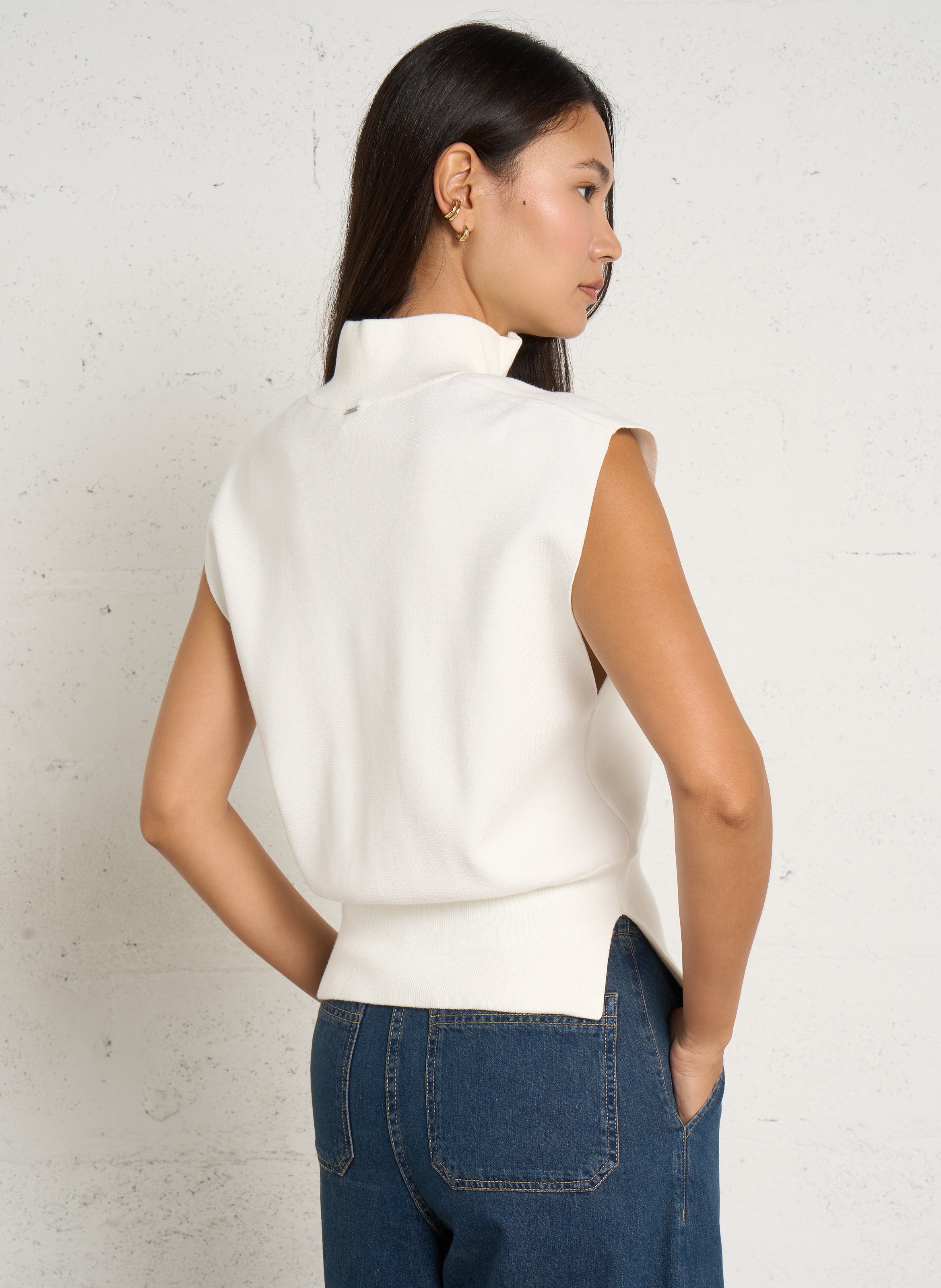 Sleeveless Straight Fit Trucker Collar Pullover IKKS White