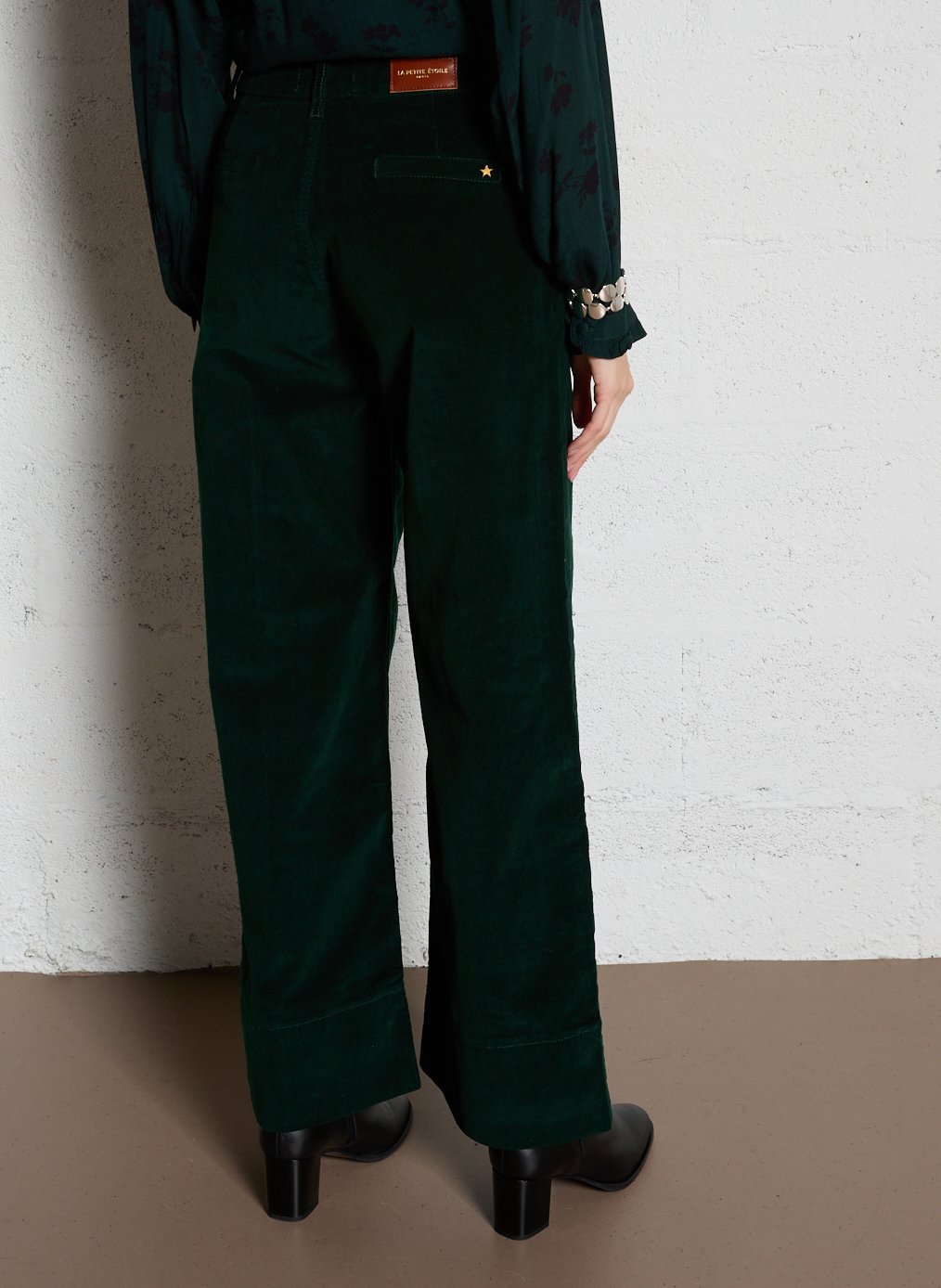 Weite Hose aus Baumwoll-Mix mit hohem Bund LA PETITE ETOILE Grun