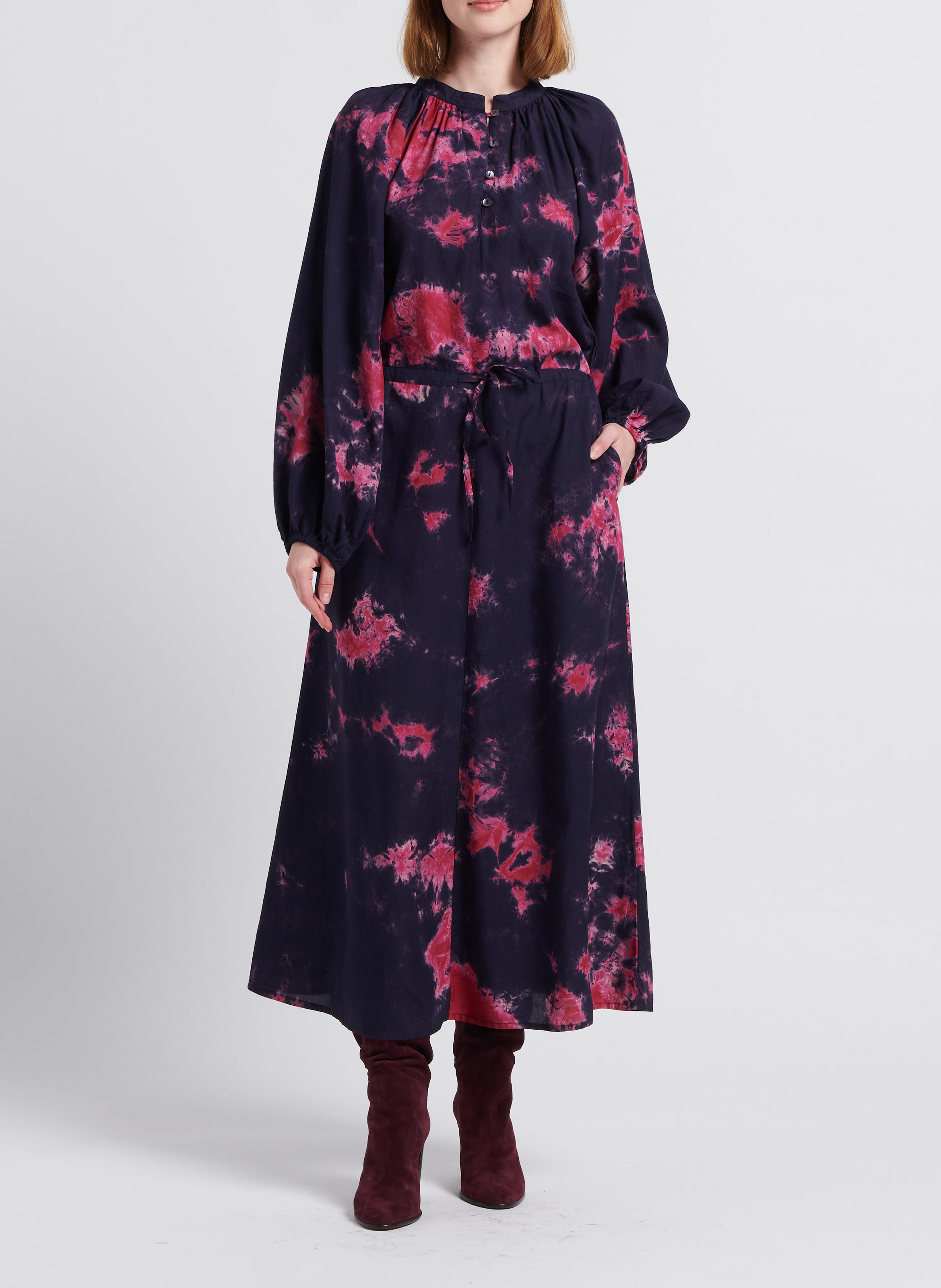 Bedrucktes Maxikleid mit Rundhalsausschnitt MAISON HOTEL Schwarz