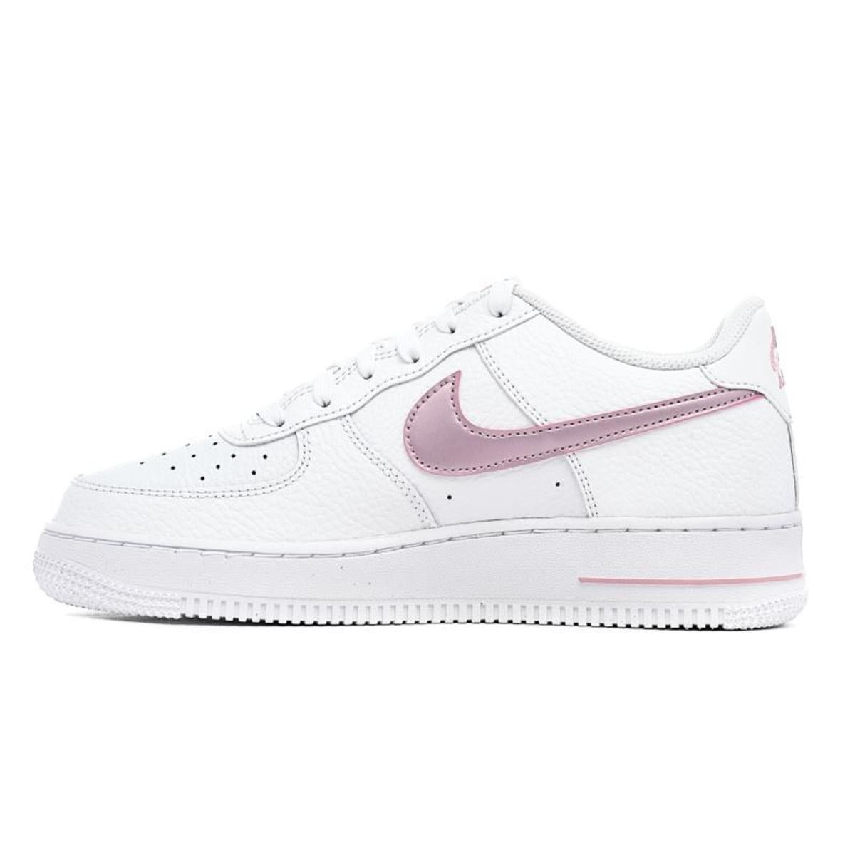 Low-top trainers NIKE White