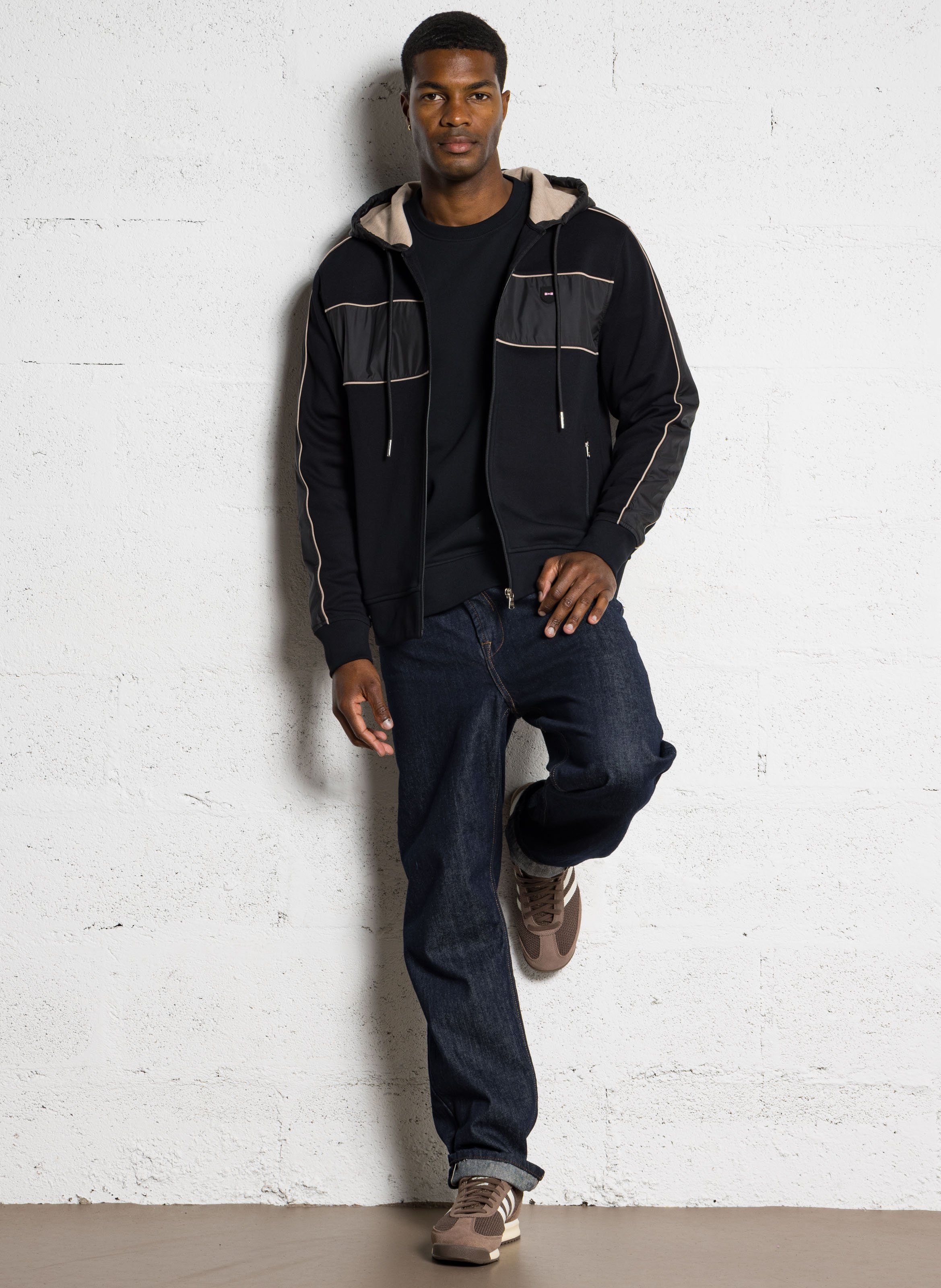 Sweat droit col rond brodé en coton EDEN PARK Noir