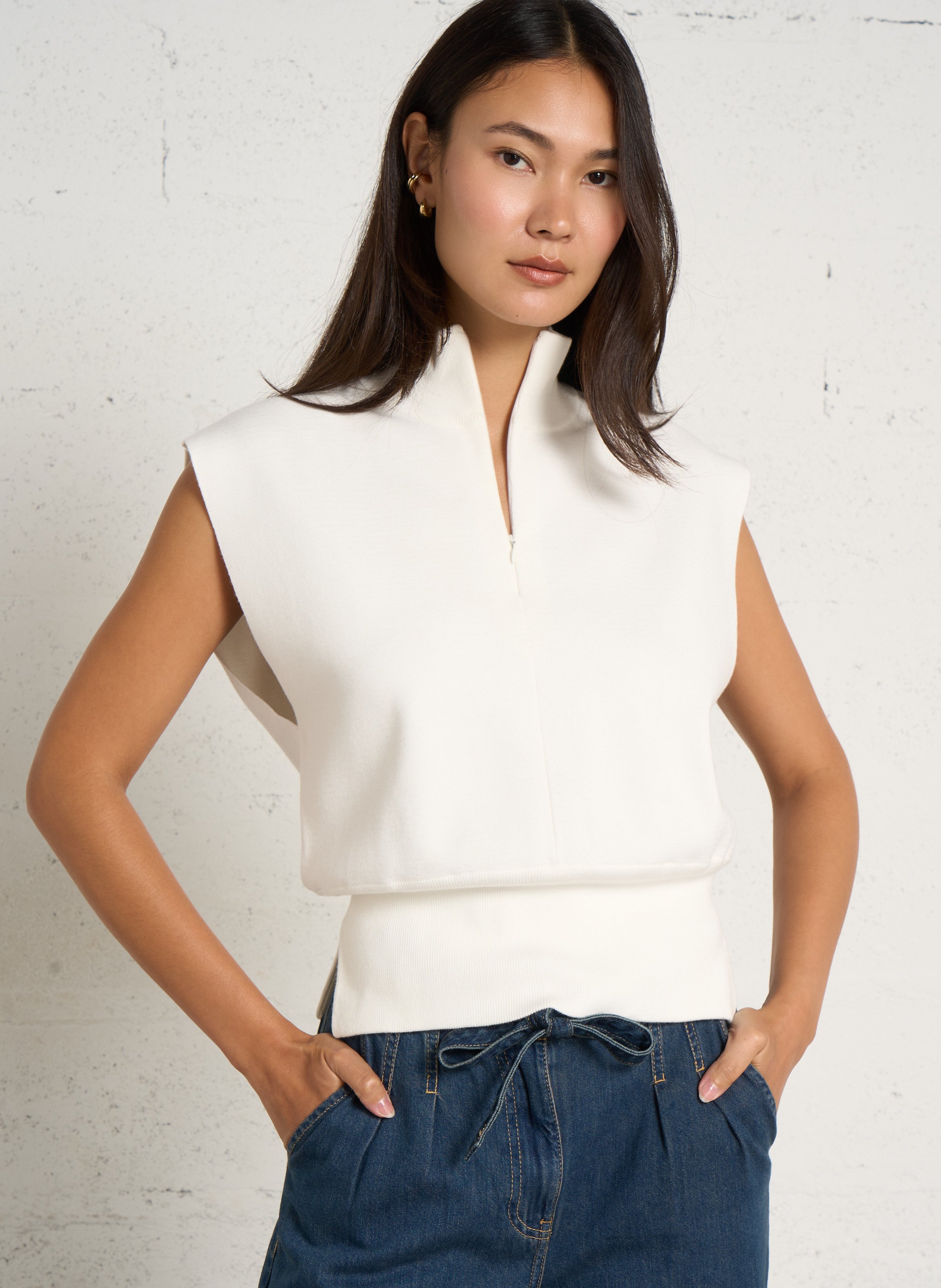 Sleeveless Straight Fit Trucker Collar Pullover IKKS White