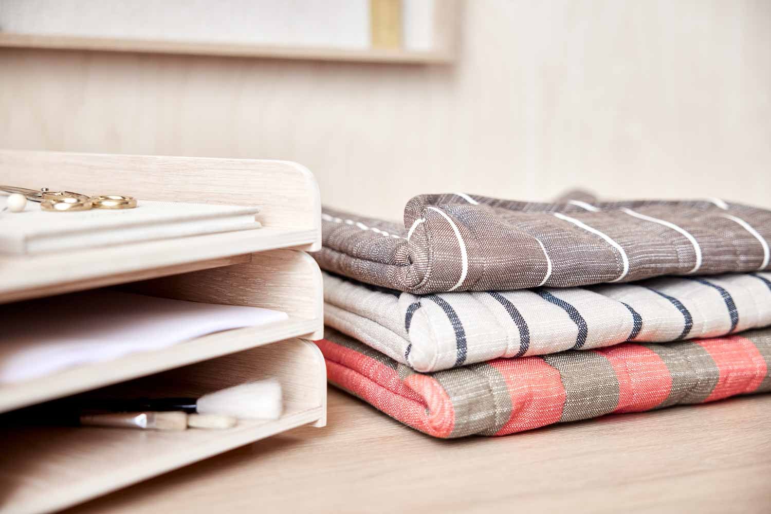 Oak letter tray OYOY LIVING DESIGN Brown