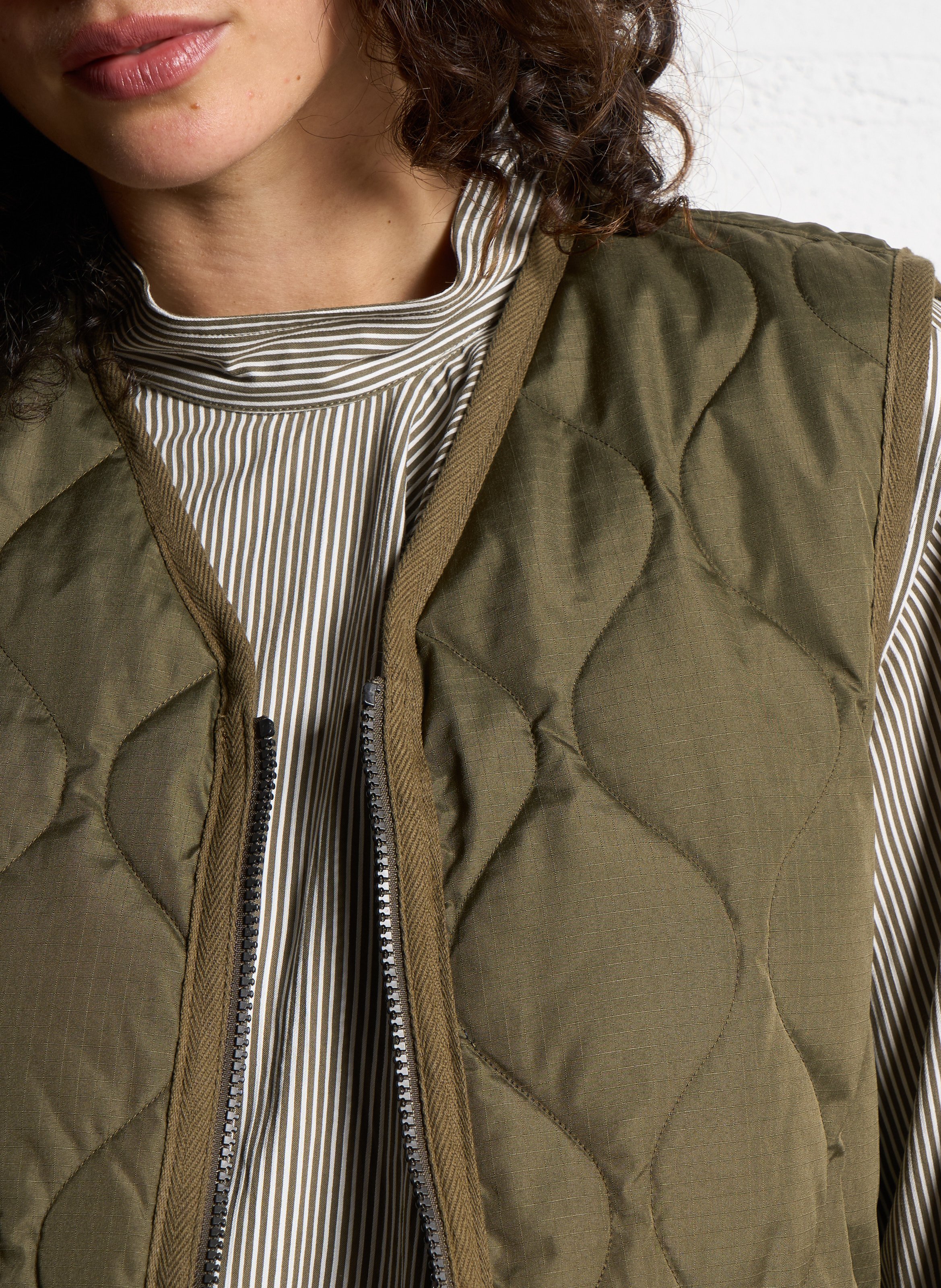 Sleeveless quilted V-neck jacket TAION Green