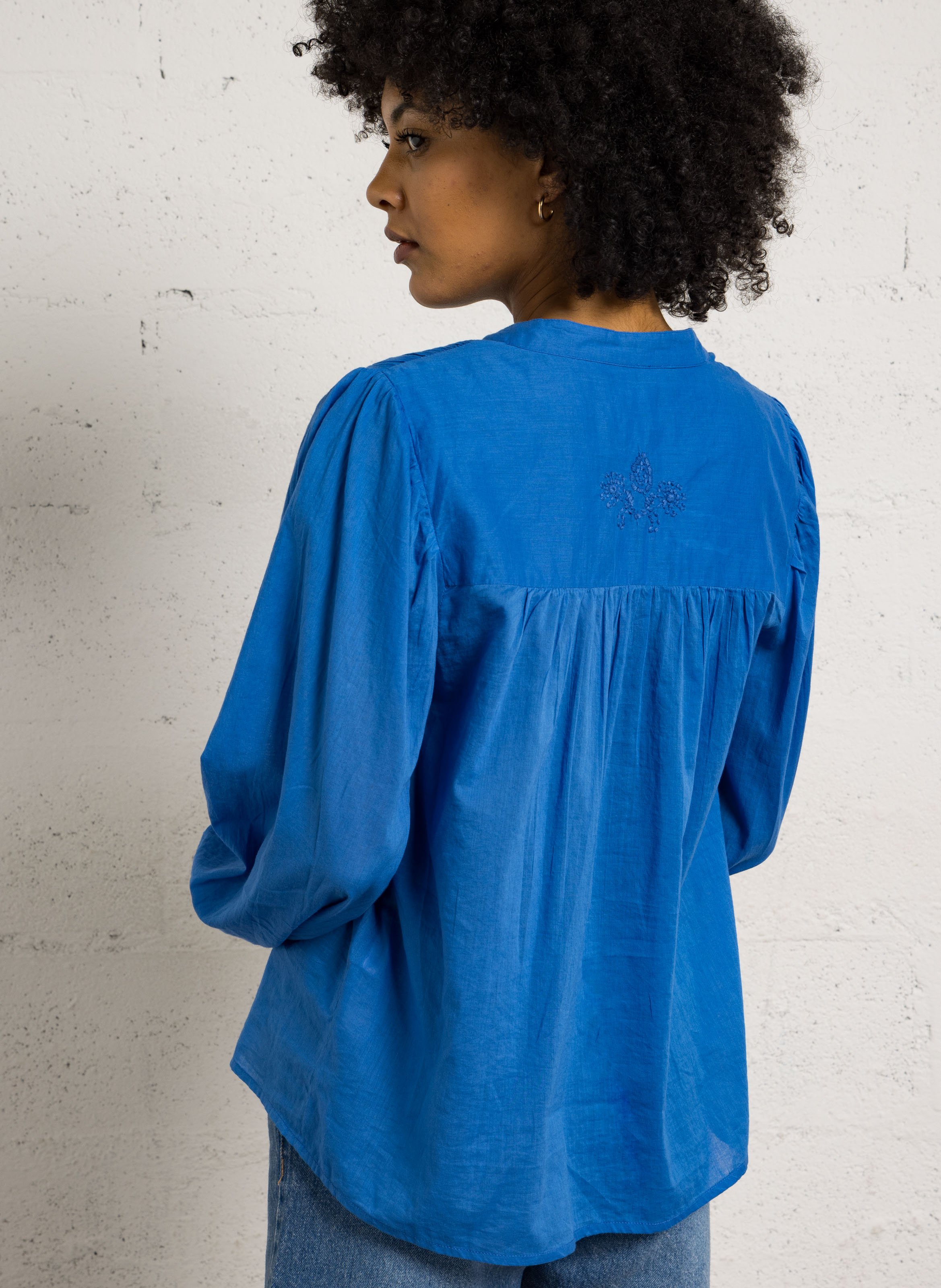 Straight-fit katoenen blouse met V-hals en borduurwerk MAISON 123 Paars