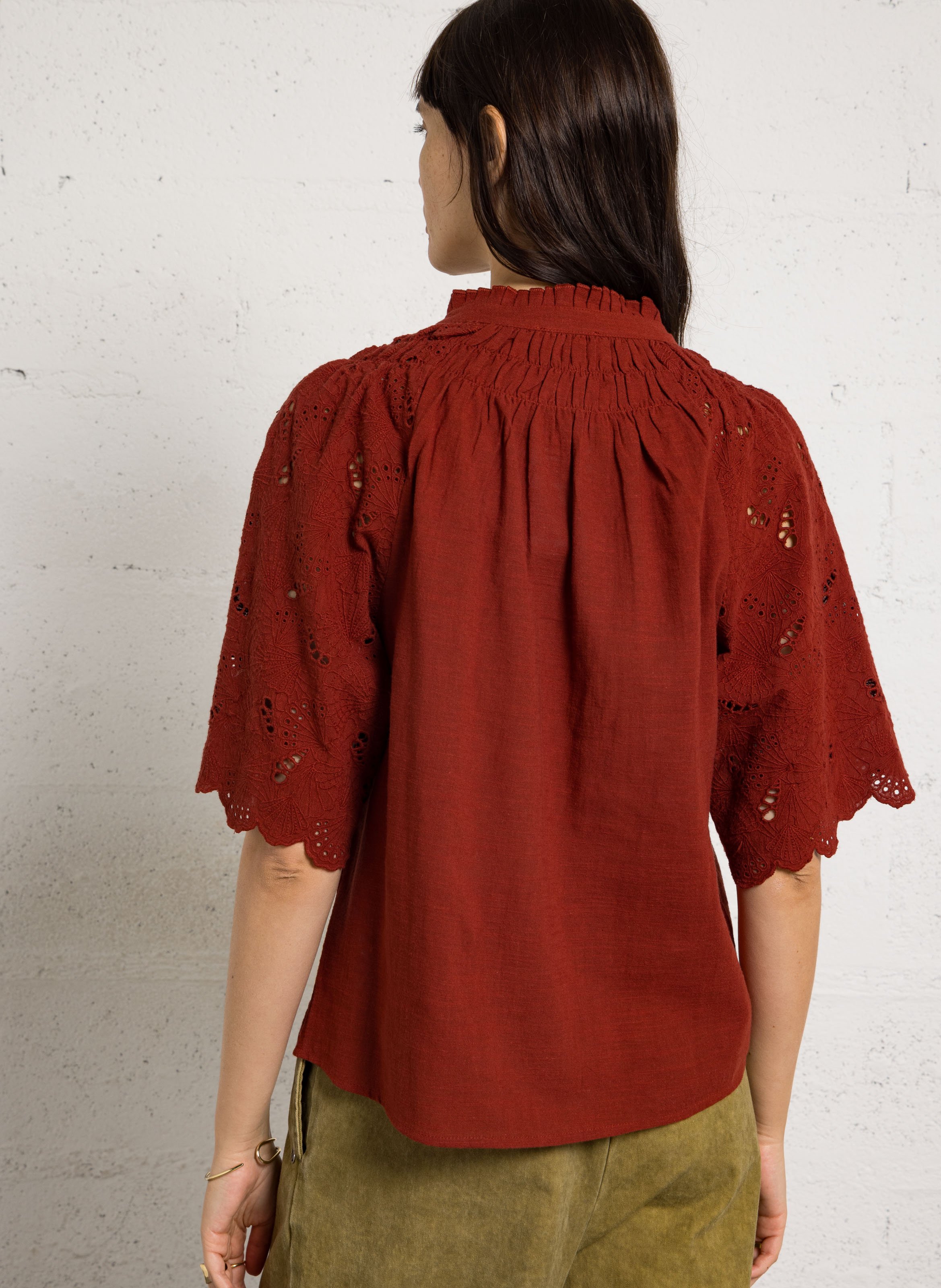 Rechte blouse met opstaande kraag en geborduurd katoen MAISON 123 Rood