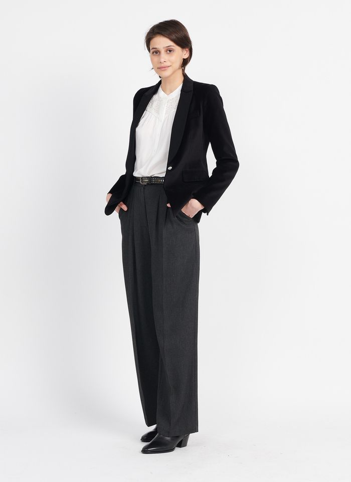 Smooth Velvet Tailored Jacket Noir Uni Caroll - Women | Place des Tendances