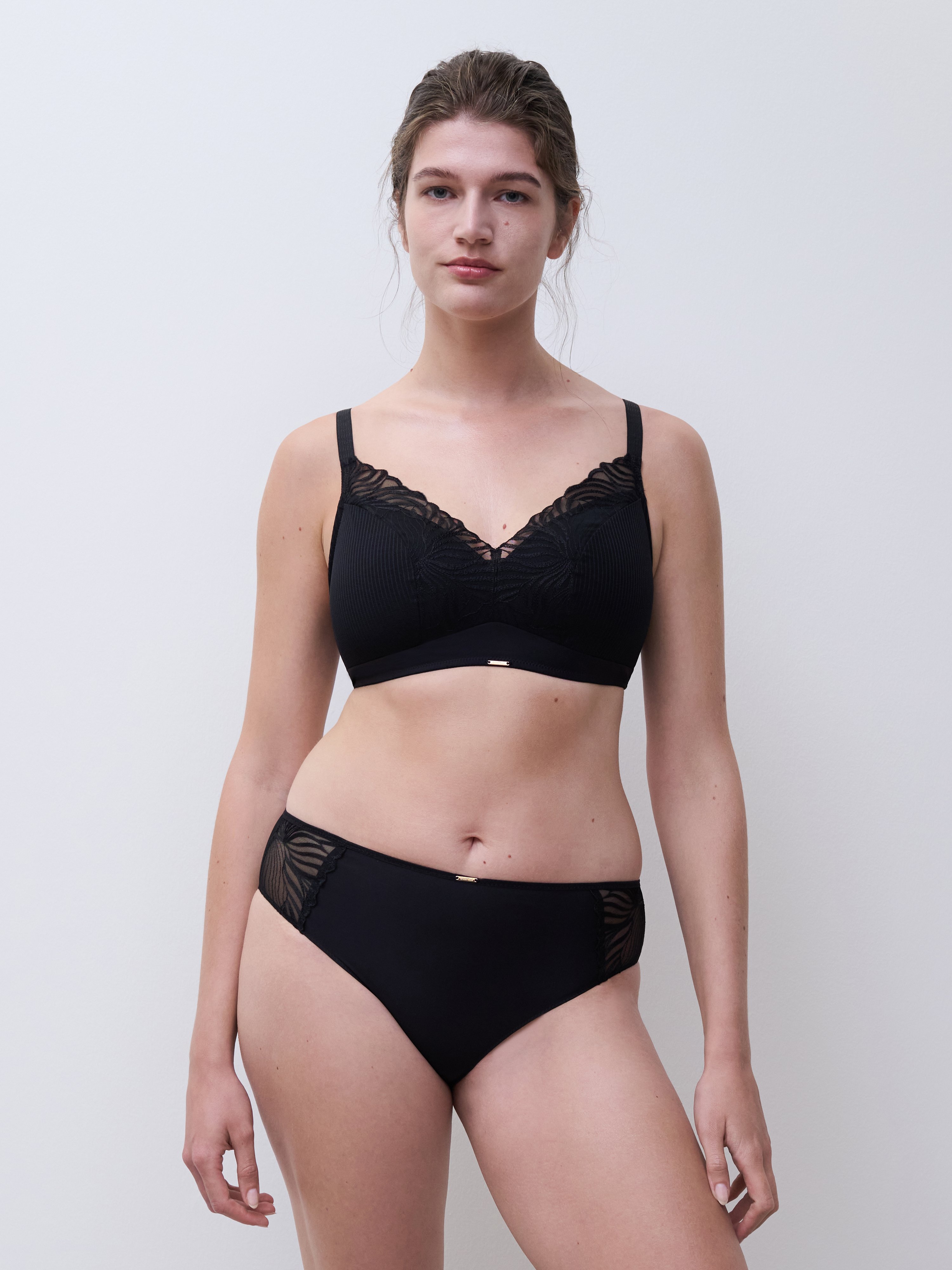Non-wired padded bra with embroidery support CHANTELLE Black