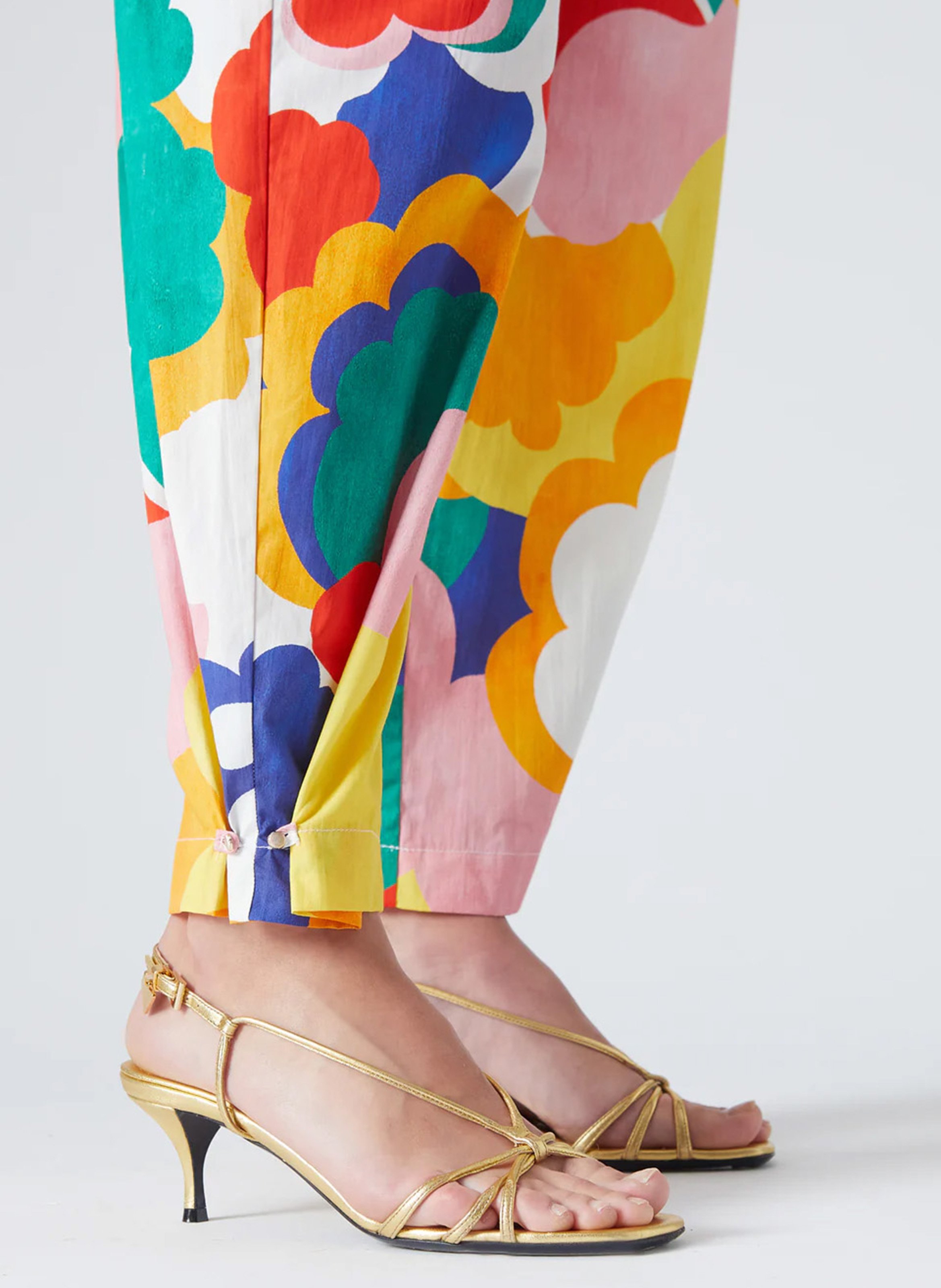 High-waisted buttoned pants with patterns THE LABEL EDITION Multicolored
