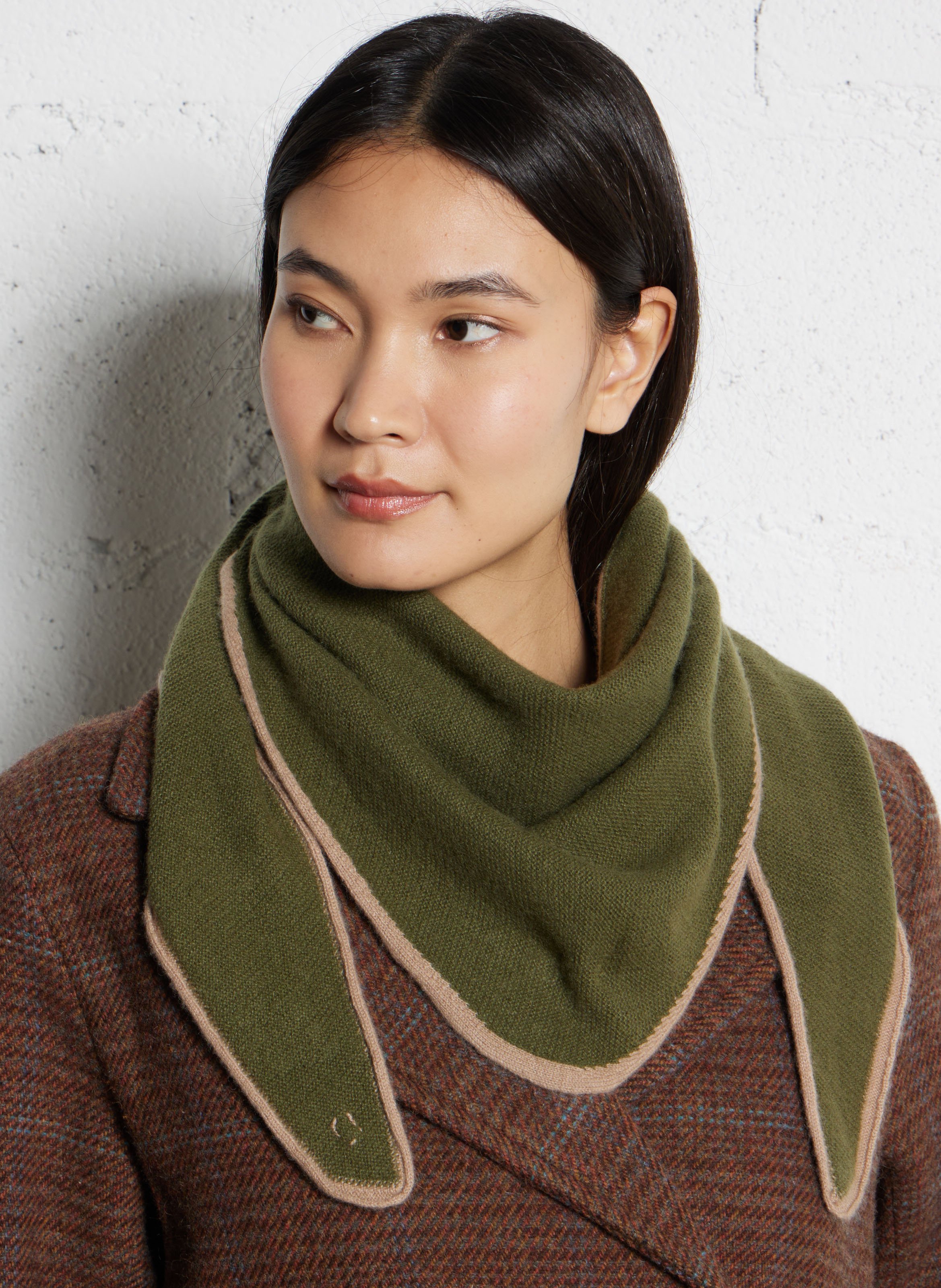 Driehoekige kasjmier sjaal KOON Kaki