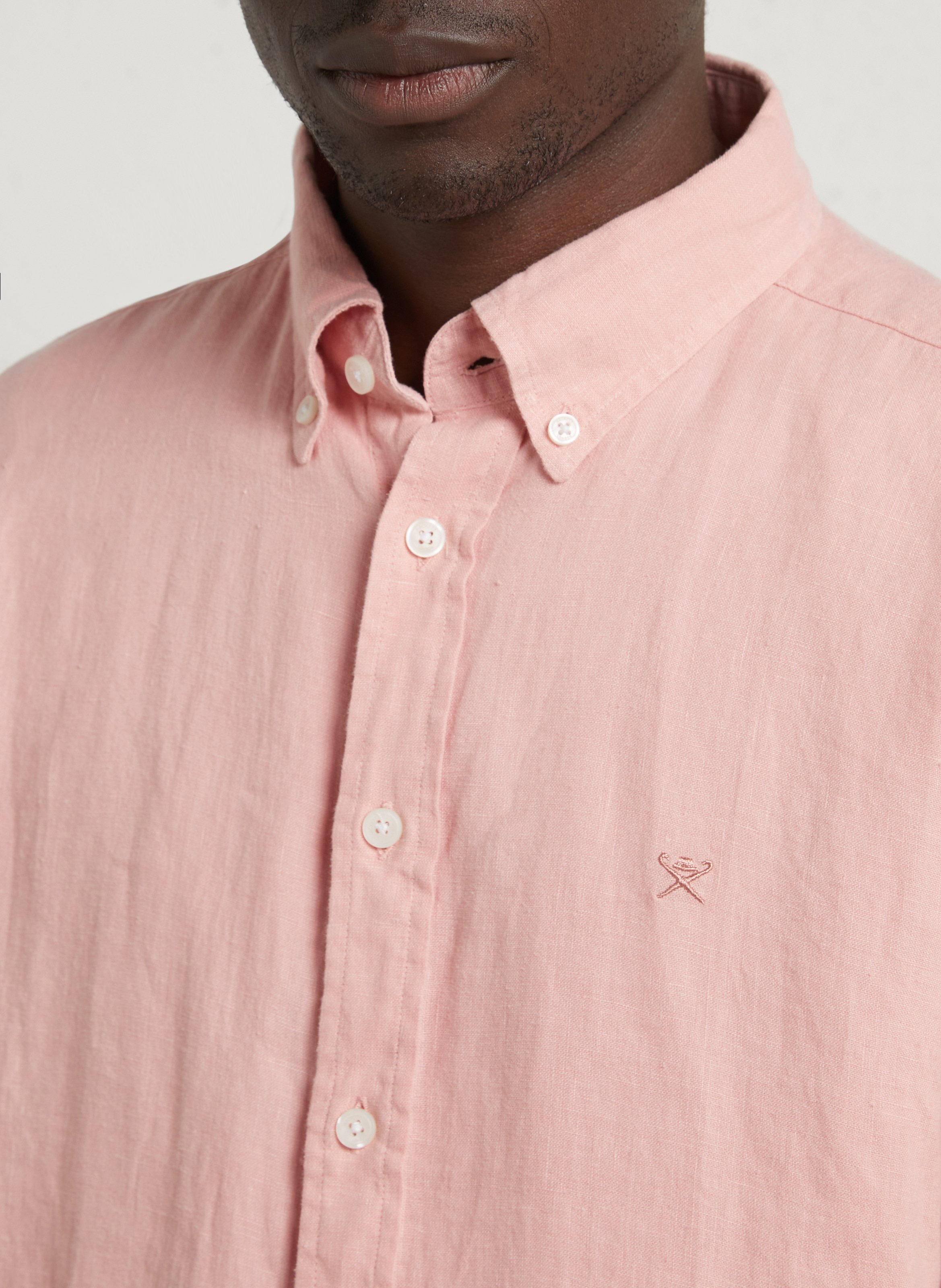 Chemise tailored-fit col américain brodée en lin HACKETT Rose