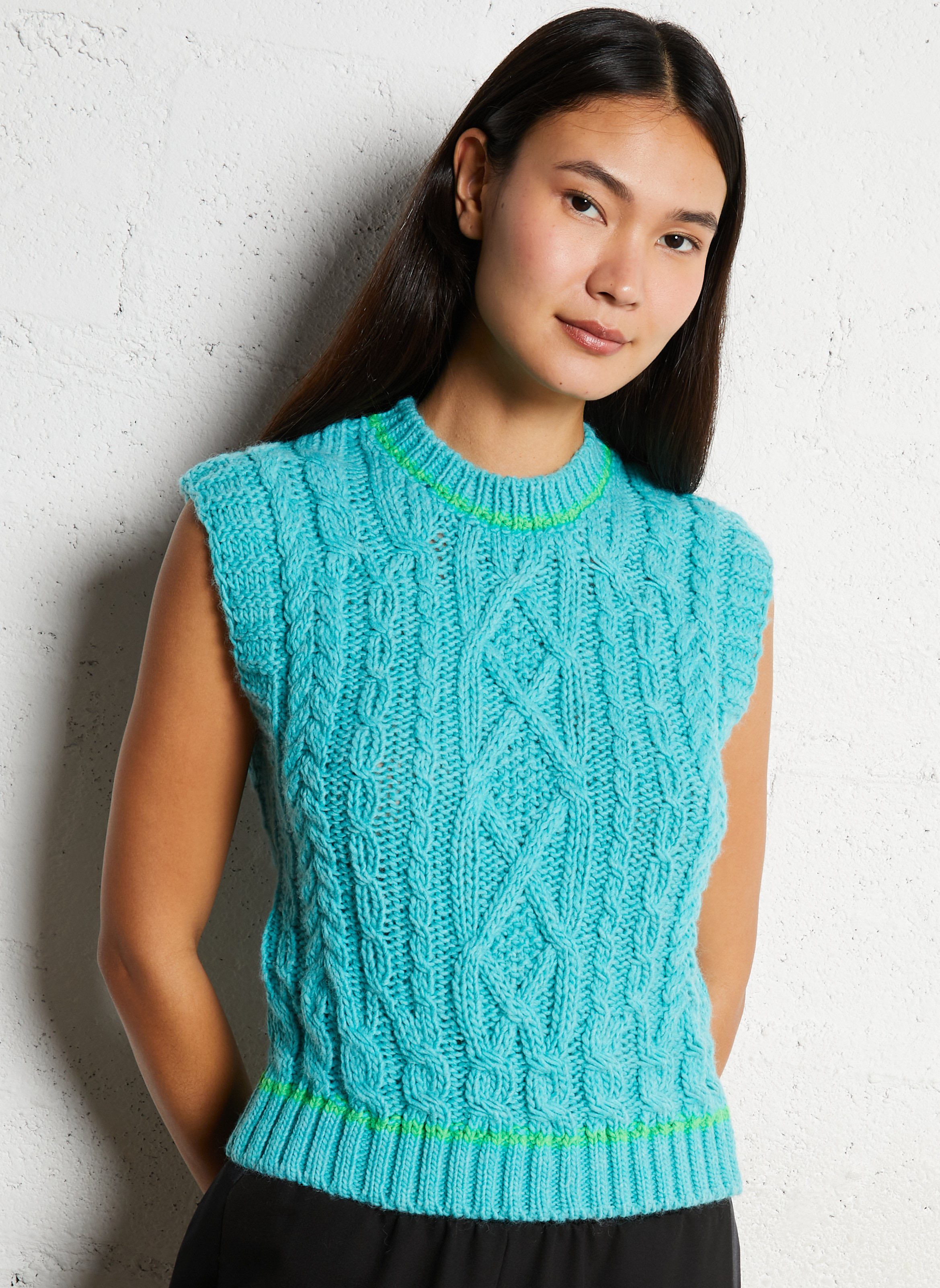 Gerade geschnittener Rundhalspullover DR BLOOM