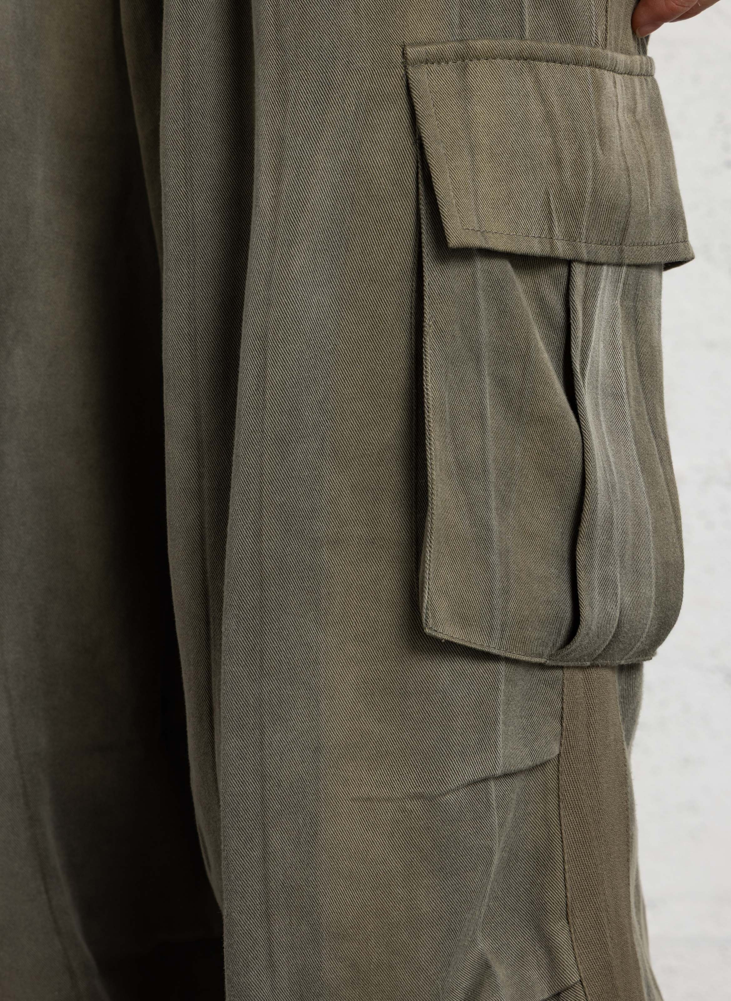 Einfarbige Hose mit weitem Bein und Taschen MES DEMOISELLES Khaki