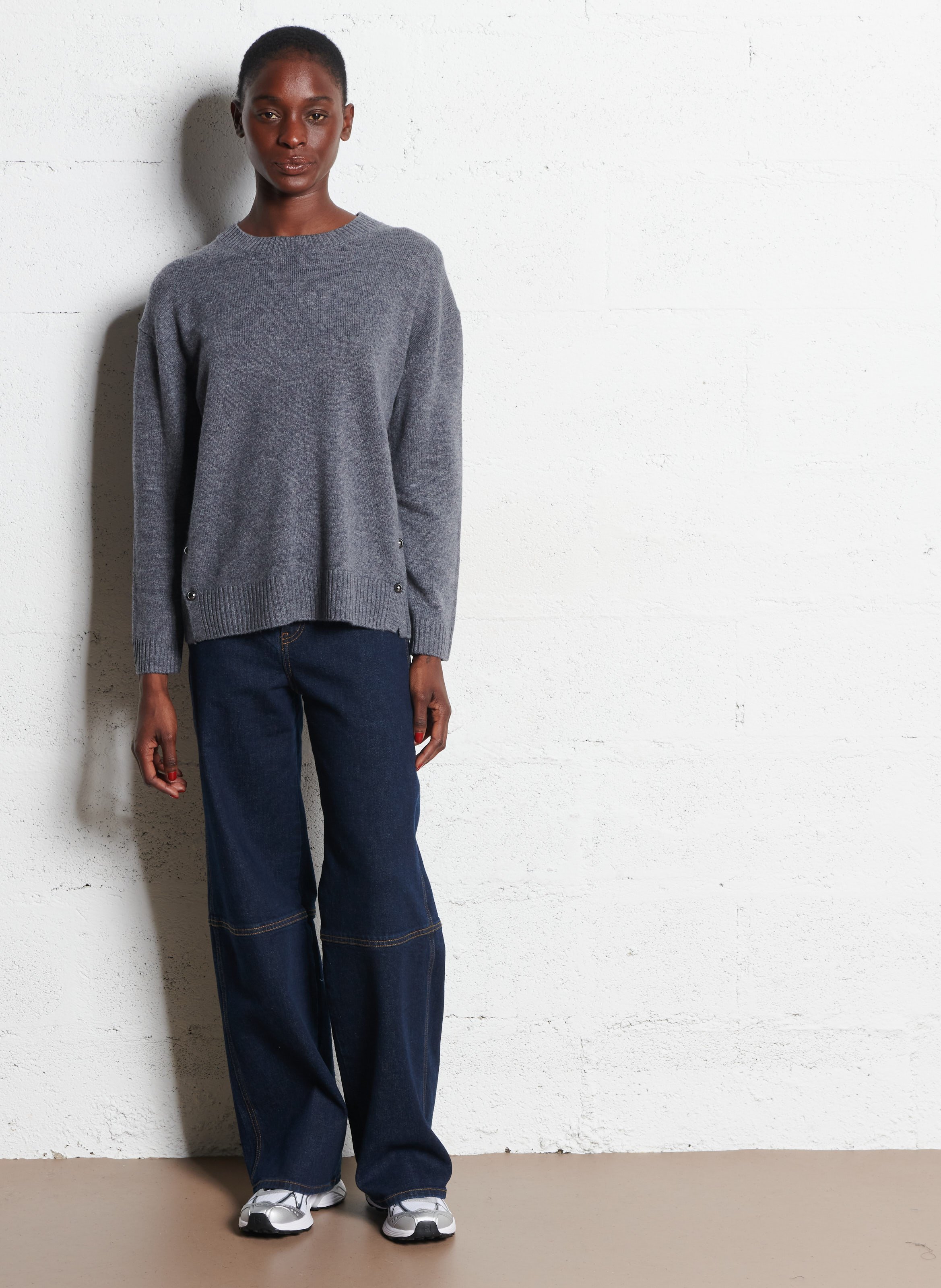 Pull col rond uni avec boutons en laine DES PETITS HAUTS Gris